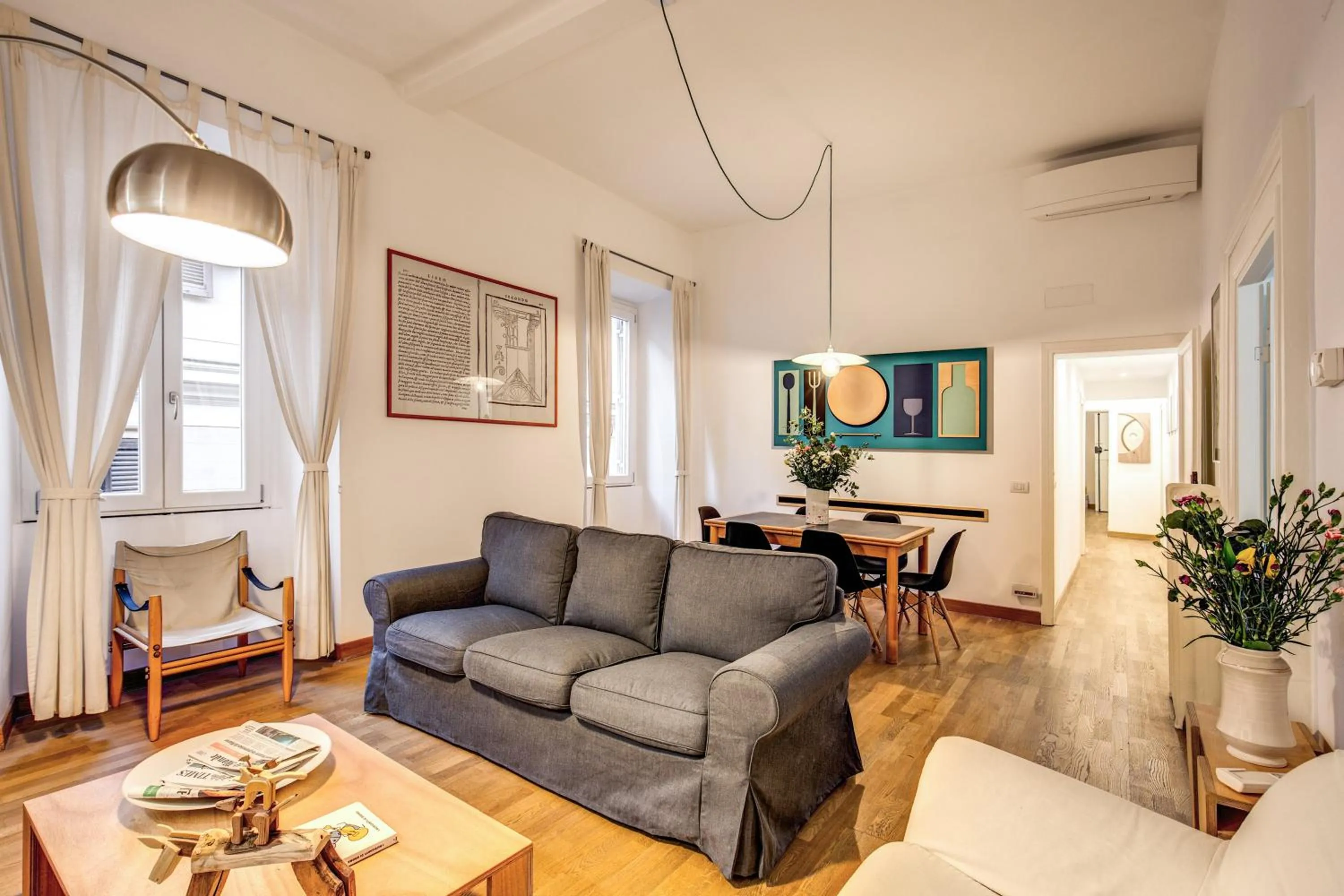 Communal lounge/ TV room in Dopodomani Suite