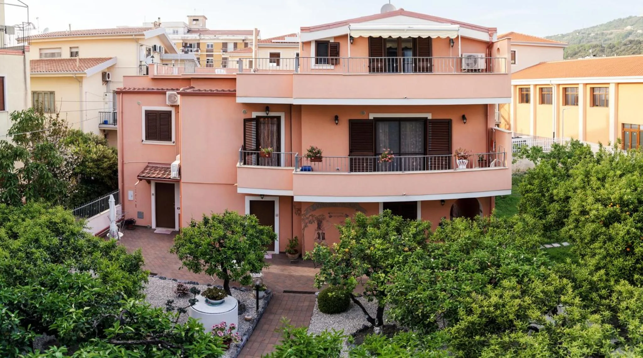 Property building in Villa dei Mercanti