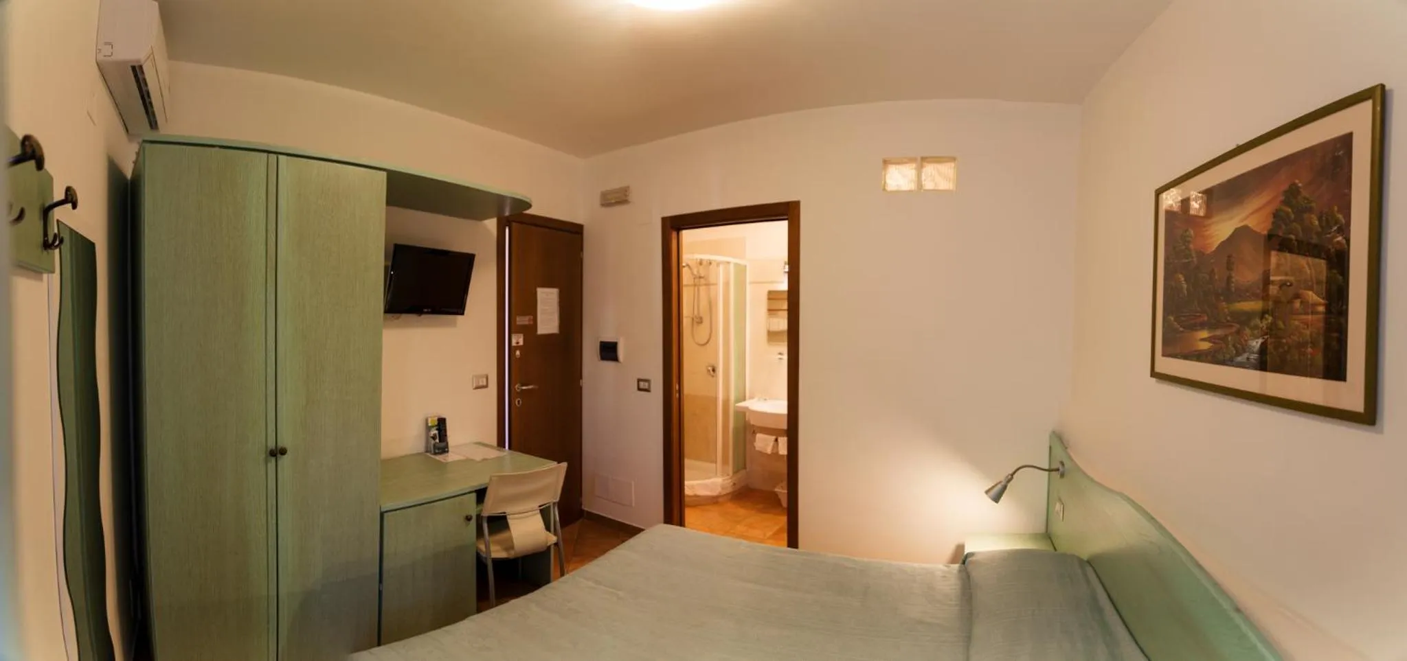 Shower in Villa dei Mercanti