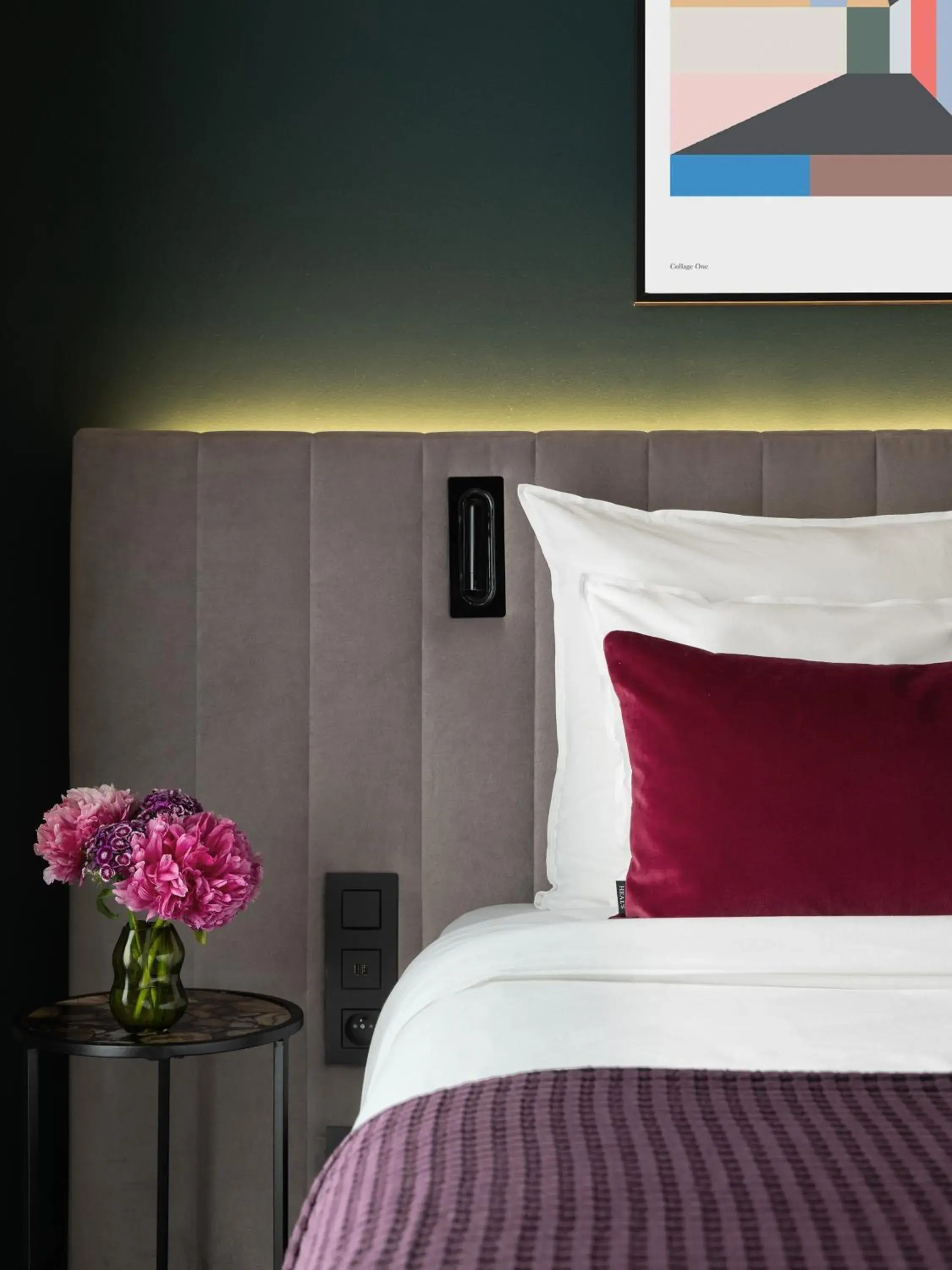 Standard Room in Numa Brussels Royal Galleries Standard Room in Numa Brussels Royal Galleries