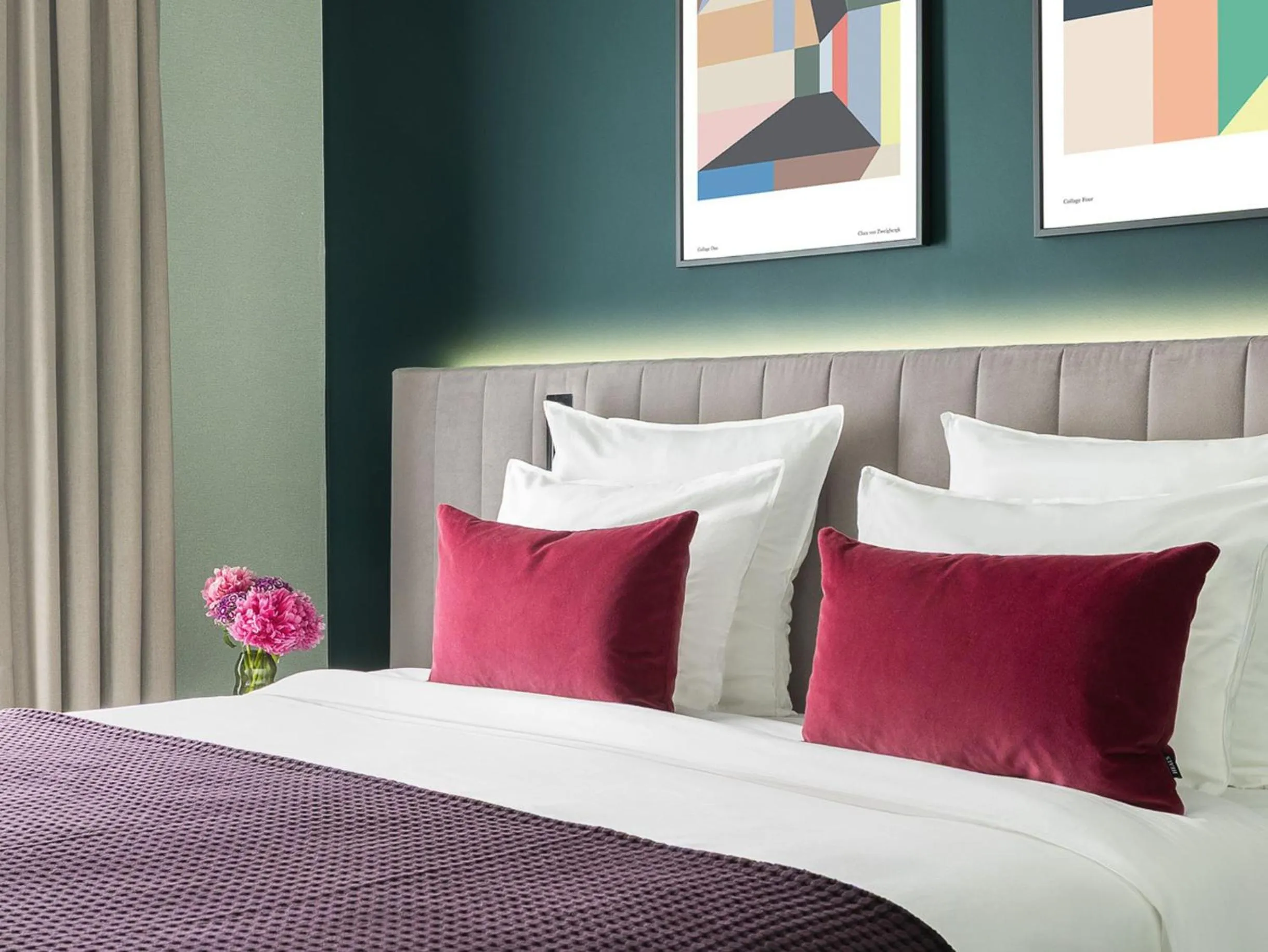 Photo of the whole room, Bed in Numa Brussels Royal Galleries