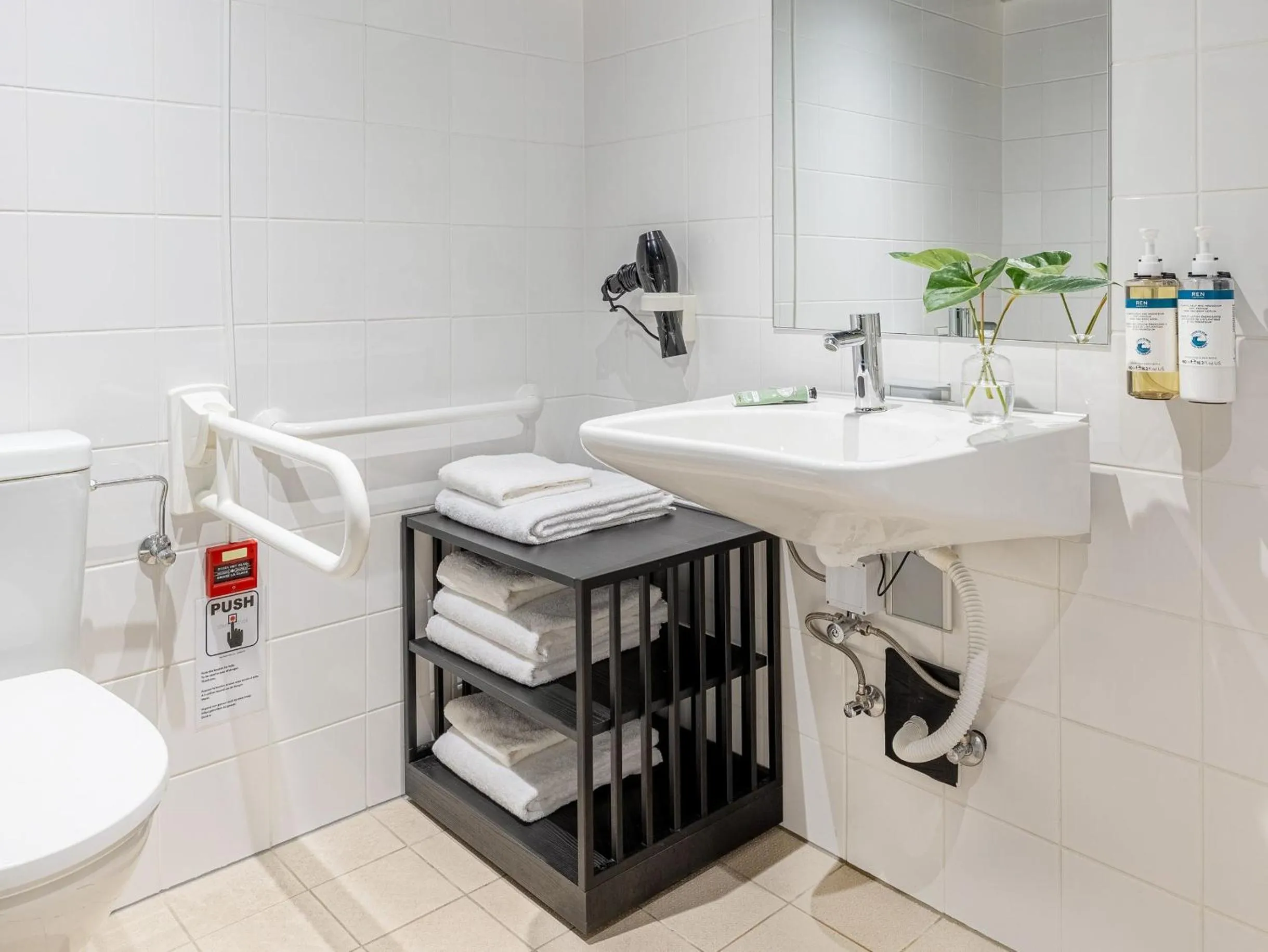 Toilet in Numa Brussels Royal Galleries