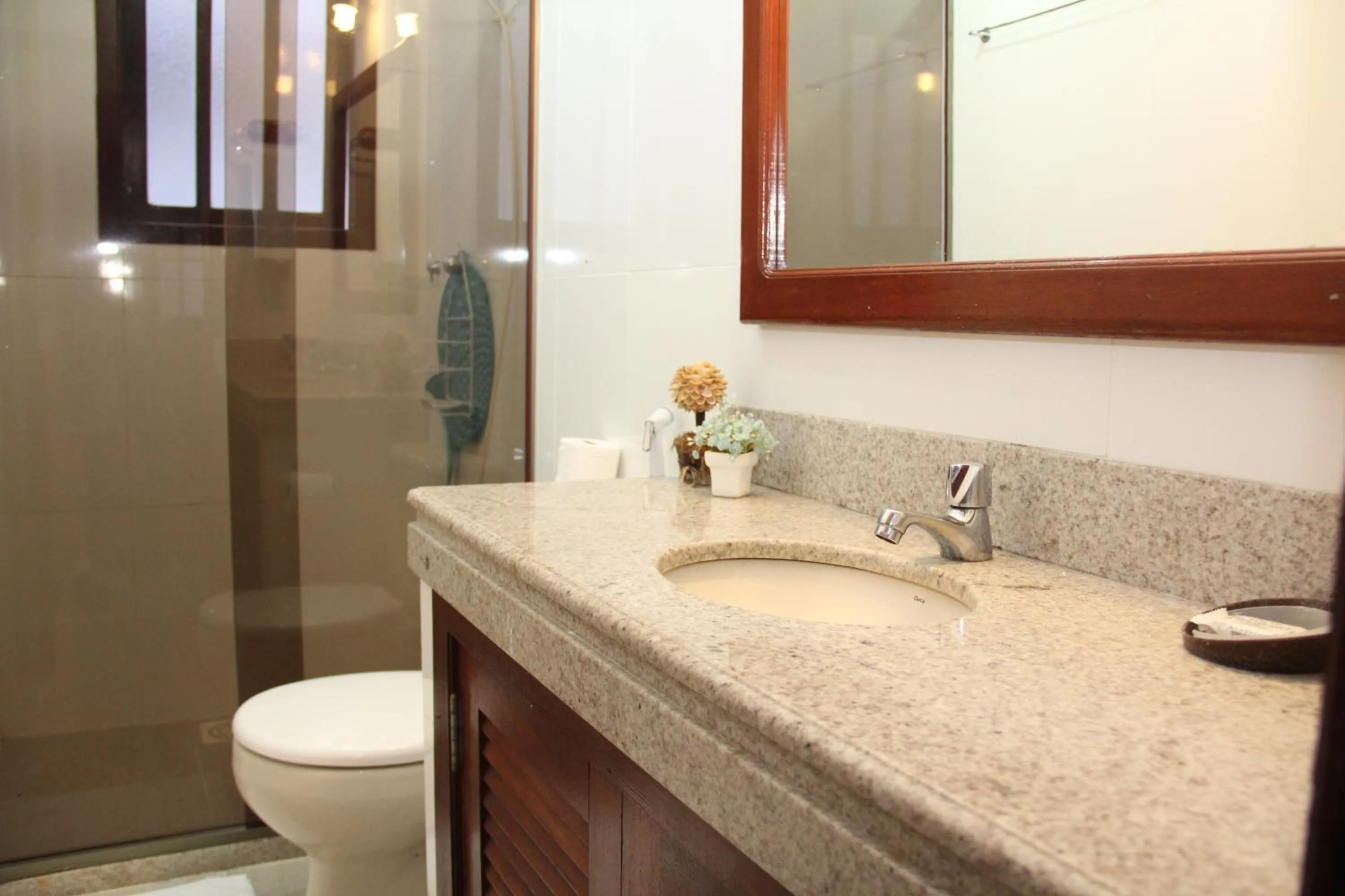 Shower in Apart Hotel Pet Friendly em Búzios