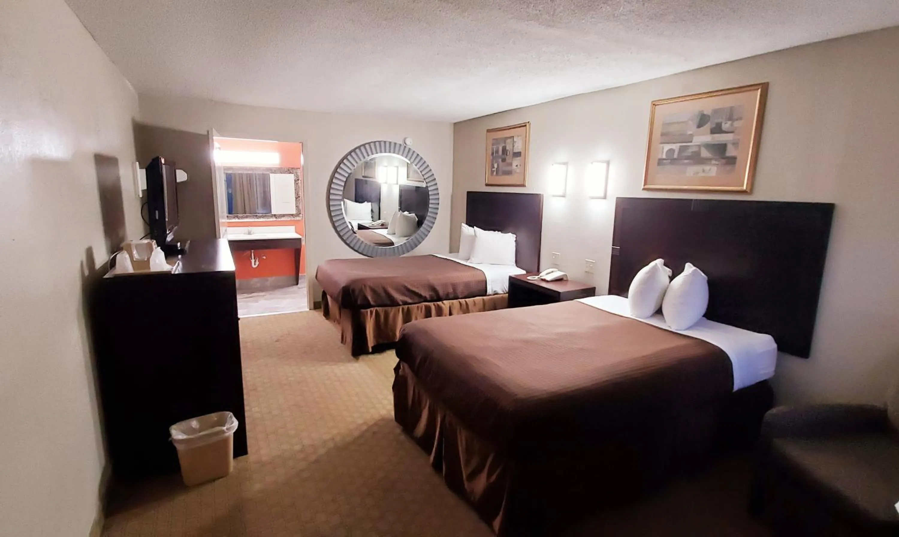 Bed in Executive Inn