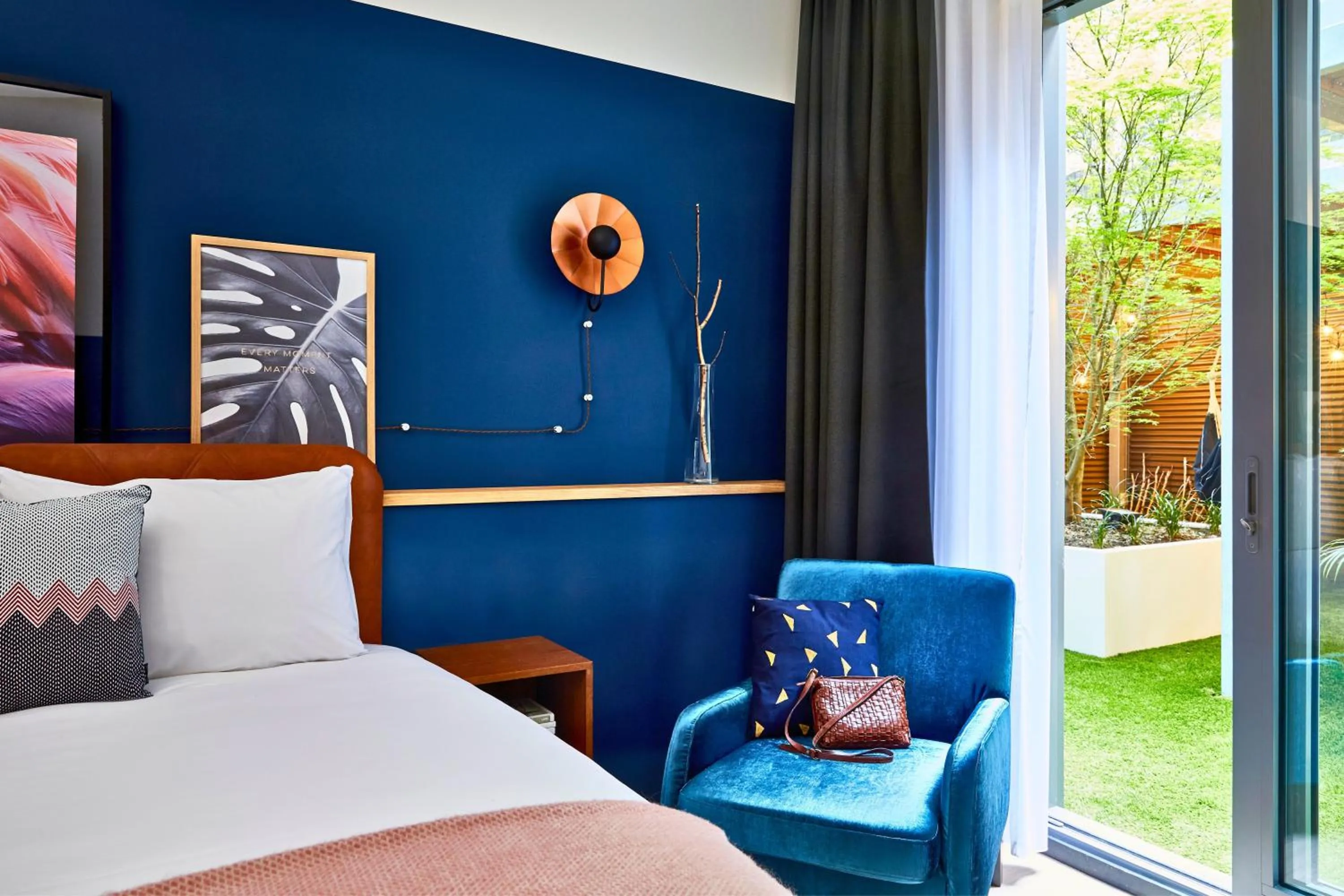 Photo of the whole room, Bed in Hotel Indigo Antwerp City Centre by IHG