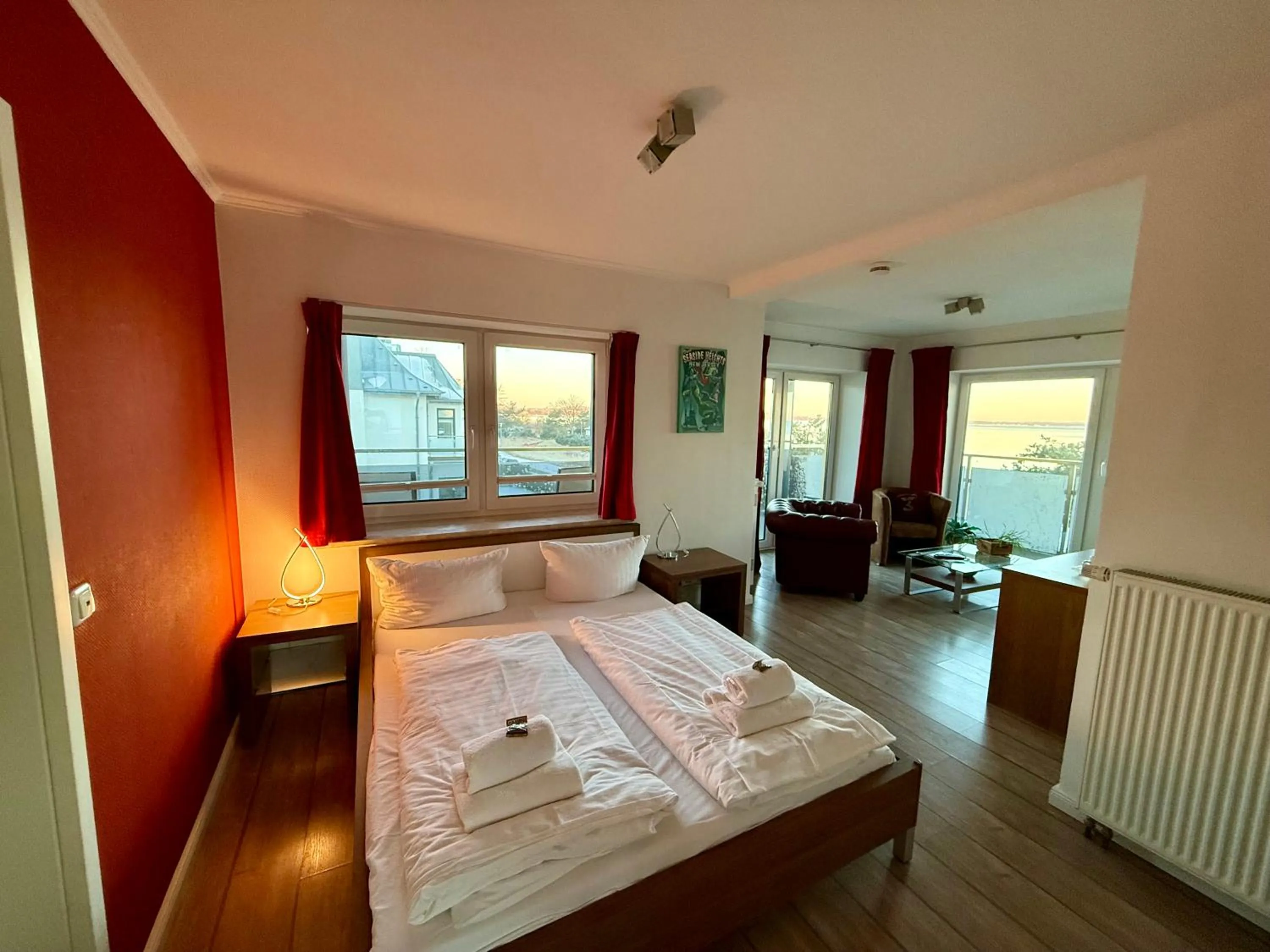 Photo of the whole room, Bed in Seaside-Strandhotel