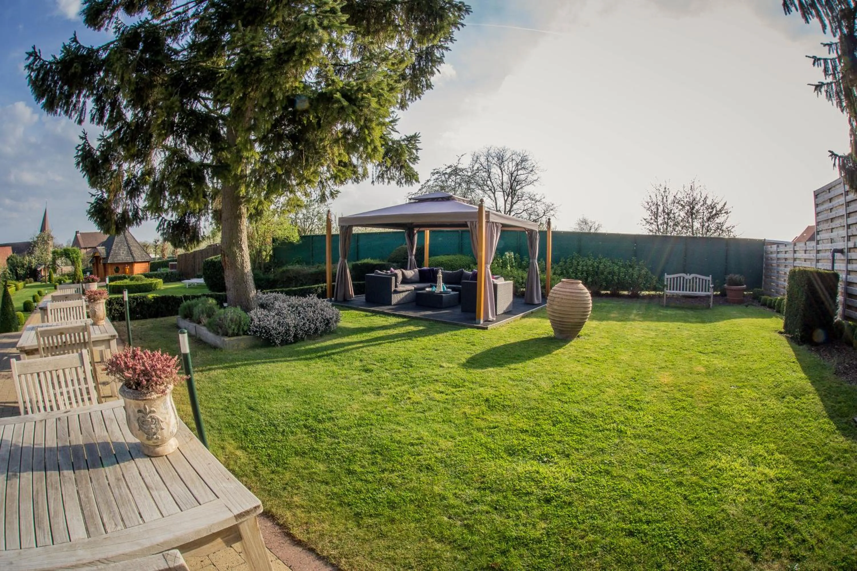 Garden in Hotel Gowell Kuur- en Wellness Yolande Buekers