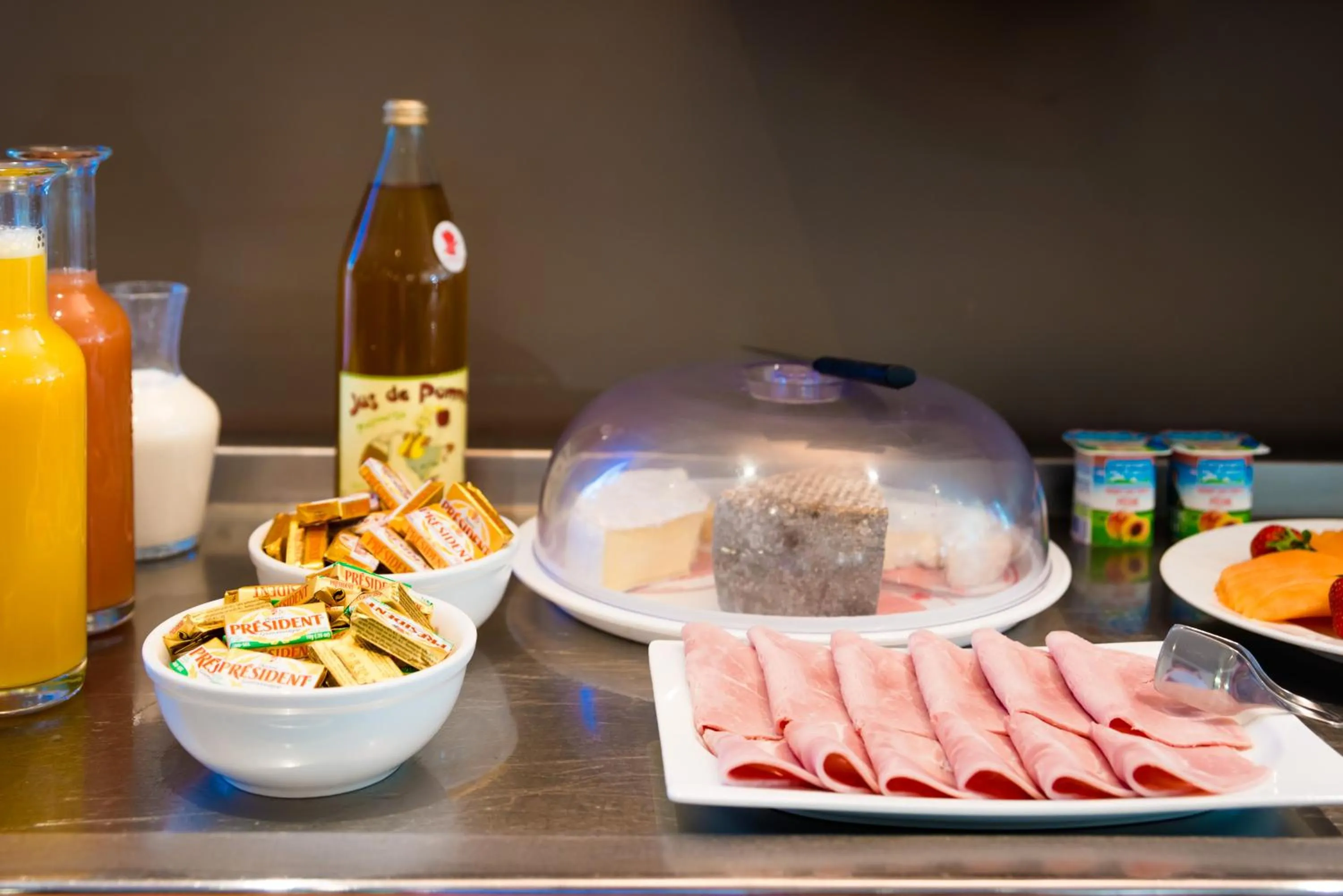 Breakfast in Brit Hotel Le Kerann Nantes St Herblain - Zac De La Lorie