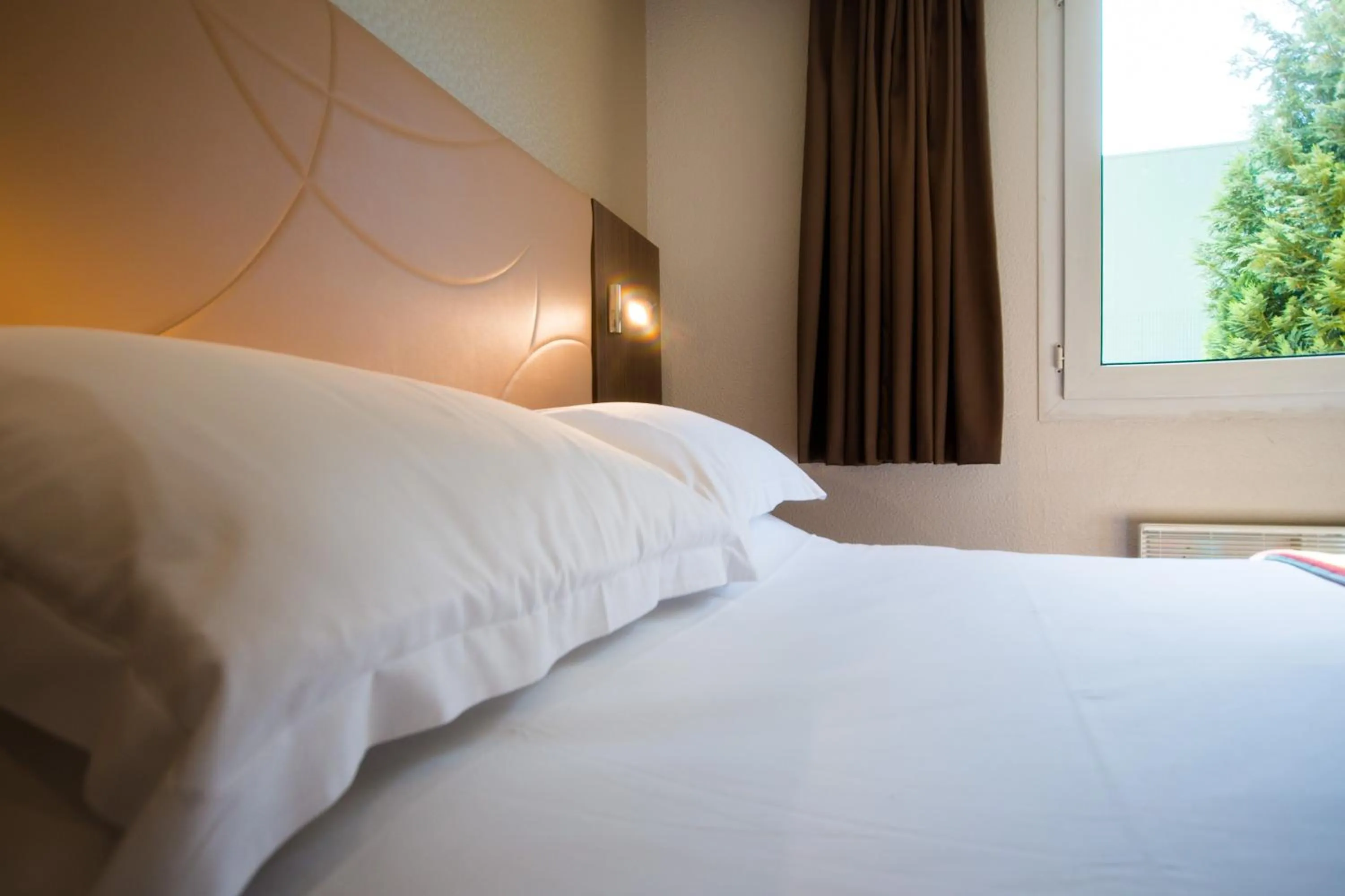 Bed in Brit Hotel Le Kerann Nantes St Herblain - Zac De La Lorie