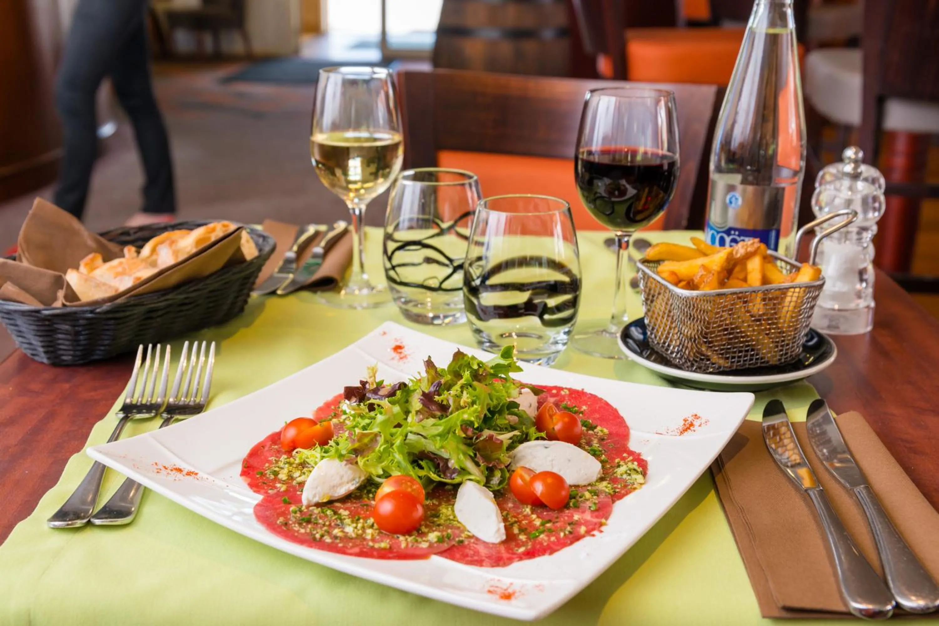 Restaurant/places to eat in Brit Hotel Le Kerann Nantes St Herblain - Zac De La Lorie