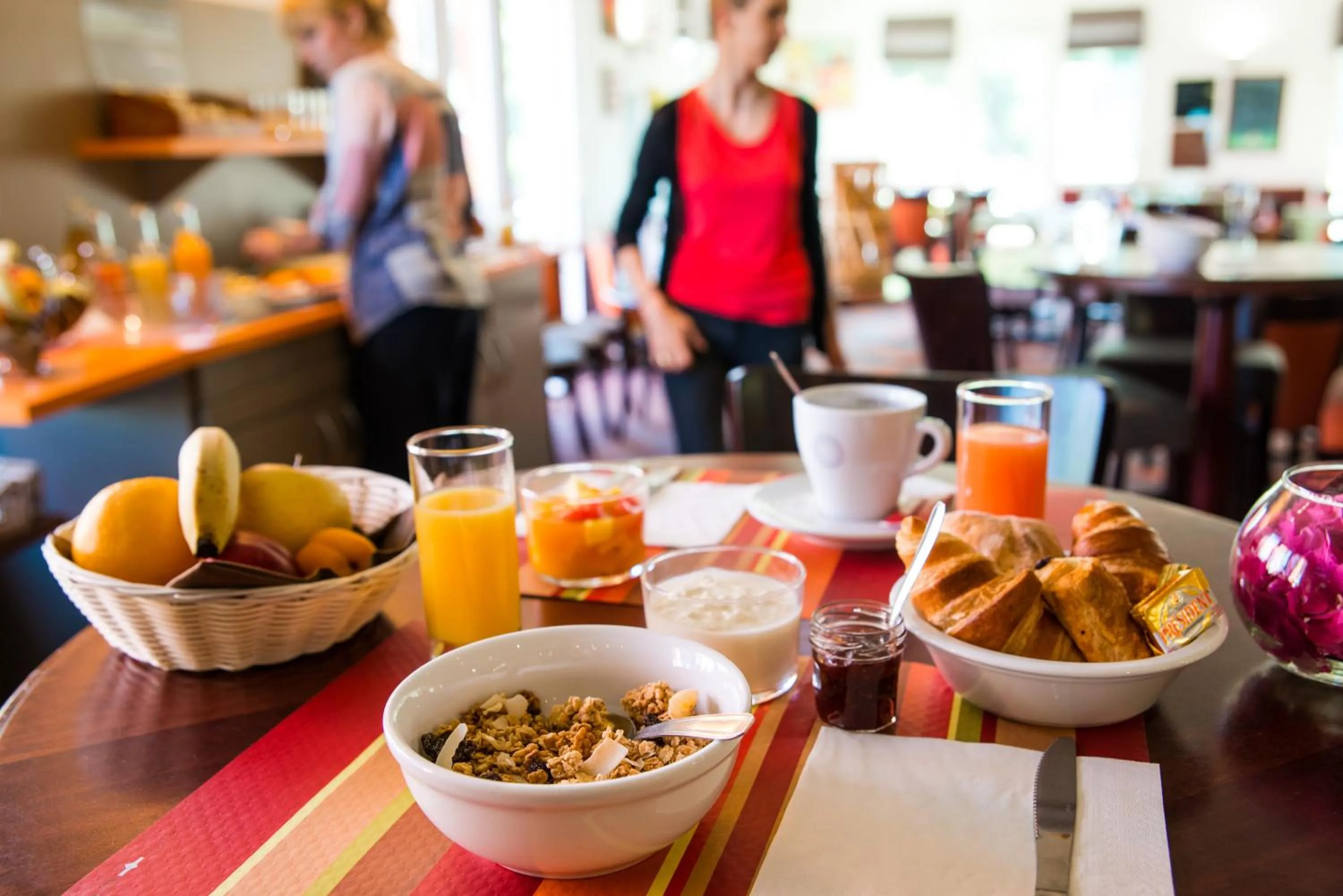 Breakfast in Brit Hotel Le Kerann Nantes St Herblain - Zac De La Lorie