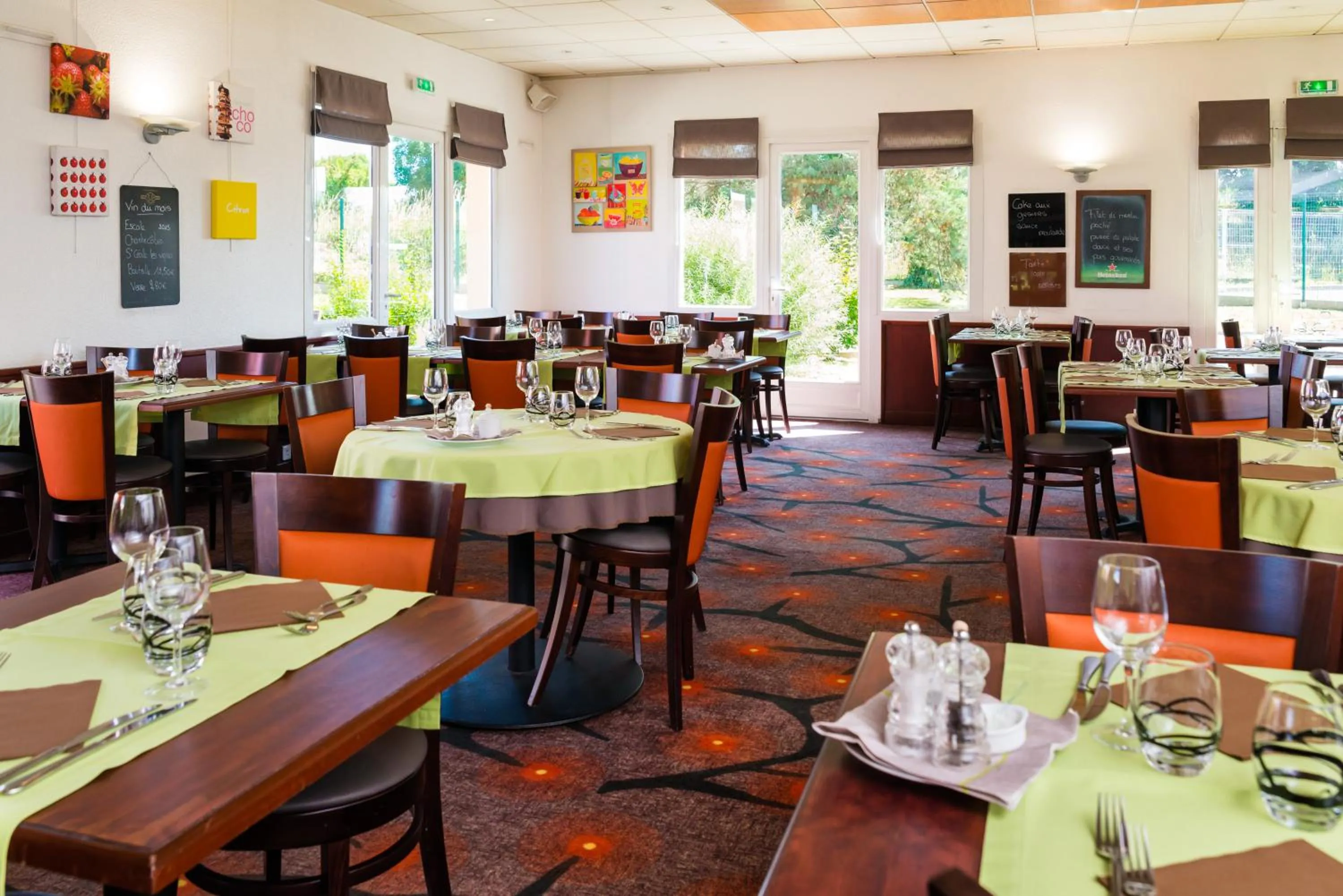 Restaurant/places to eat in Brit Hotel Le Kerann Nantes St Herblain - Zac De La Lorie