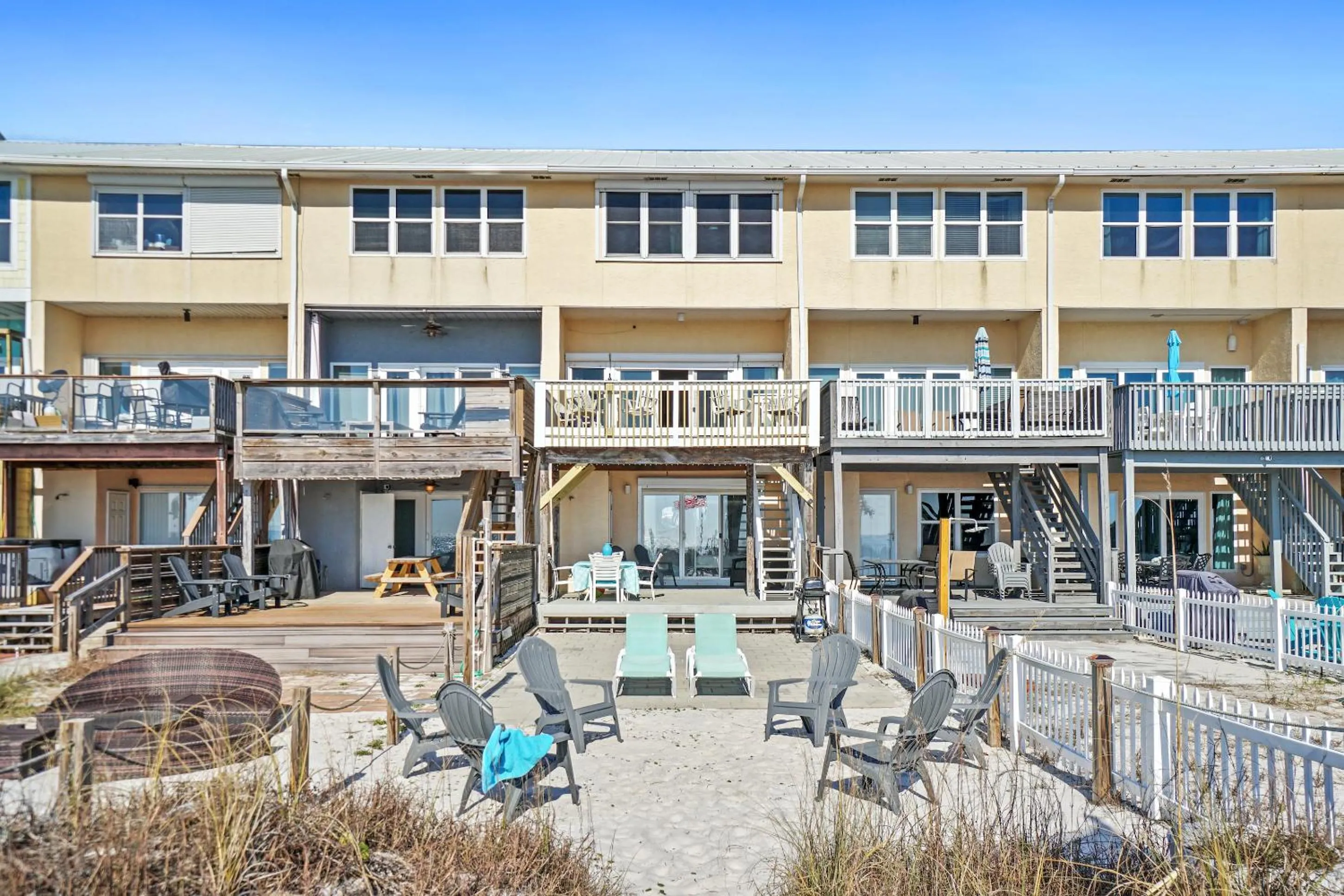 Property building in Beachside West Townhome