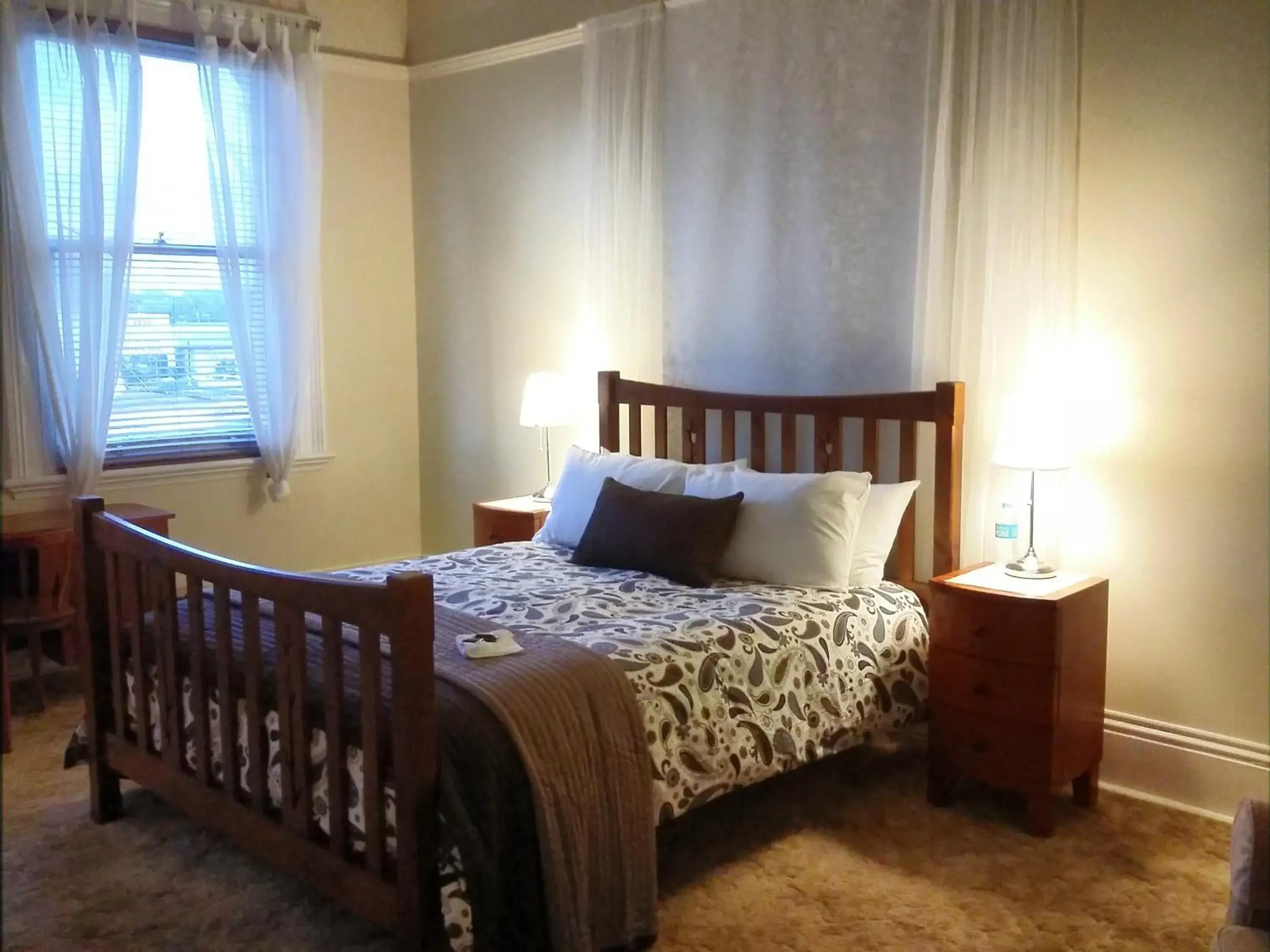 Superior Queen Room in The Bank Guesthouse Glen Innes Superior Queen Room in The Bank Guesthouse Glen Innes