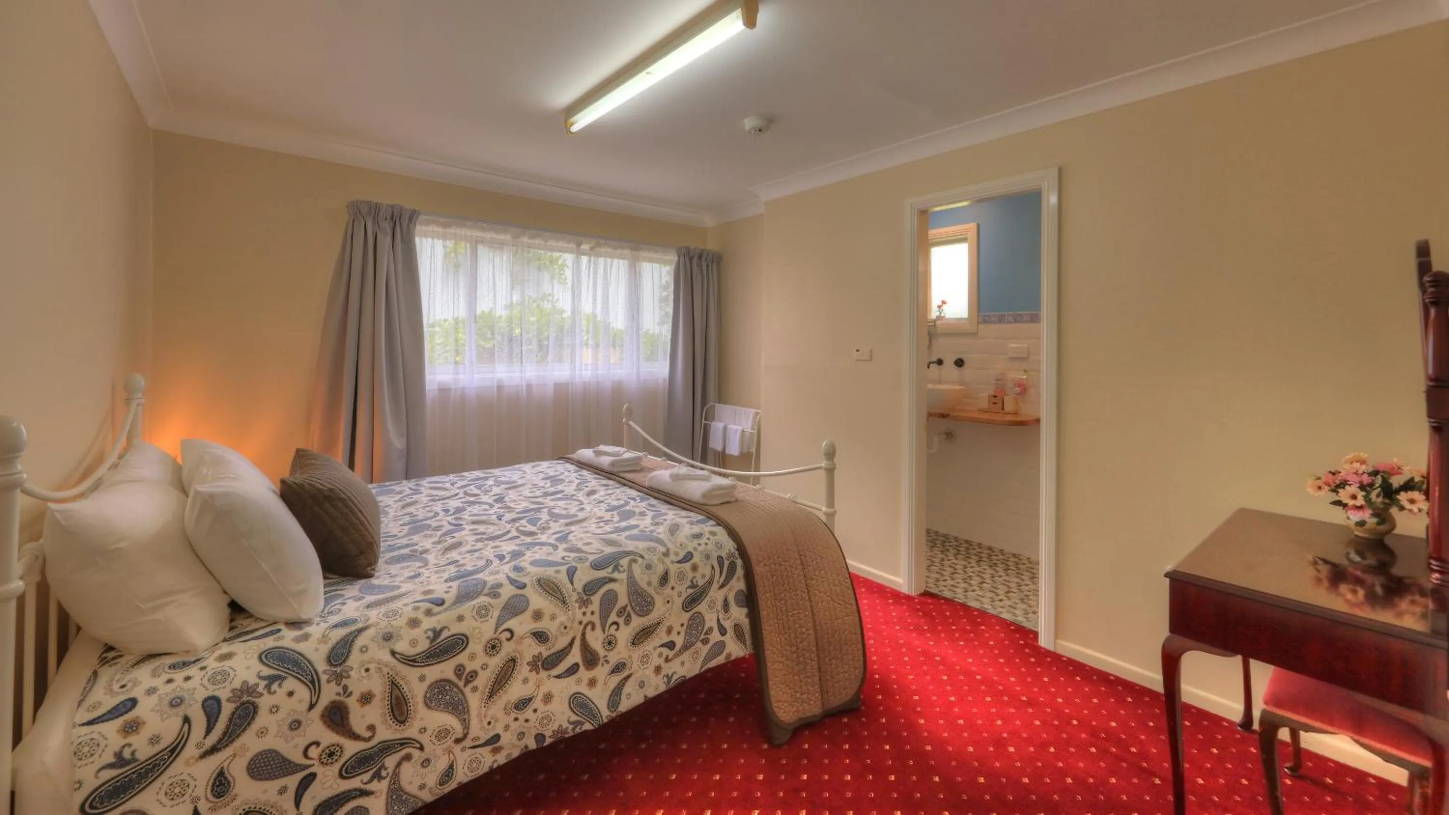Bed in The Bank Guesthouse Glen Innes