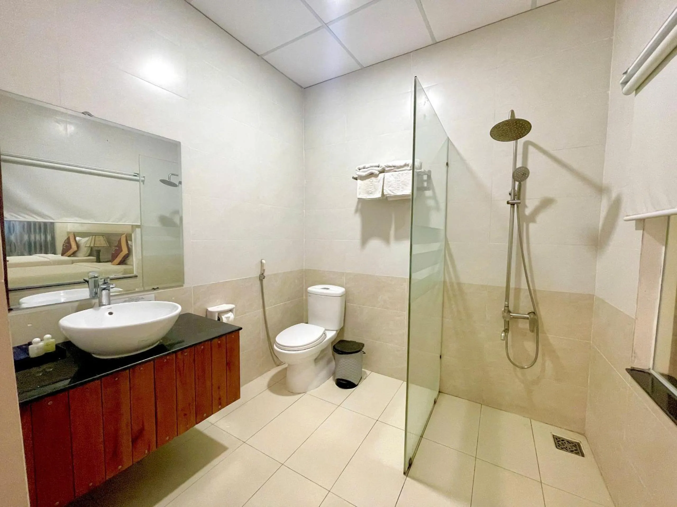 Shower in SÀI GÒN - BẠC LIÊU Hotel