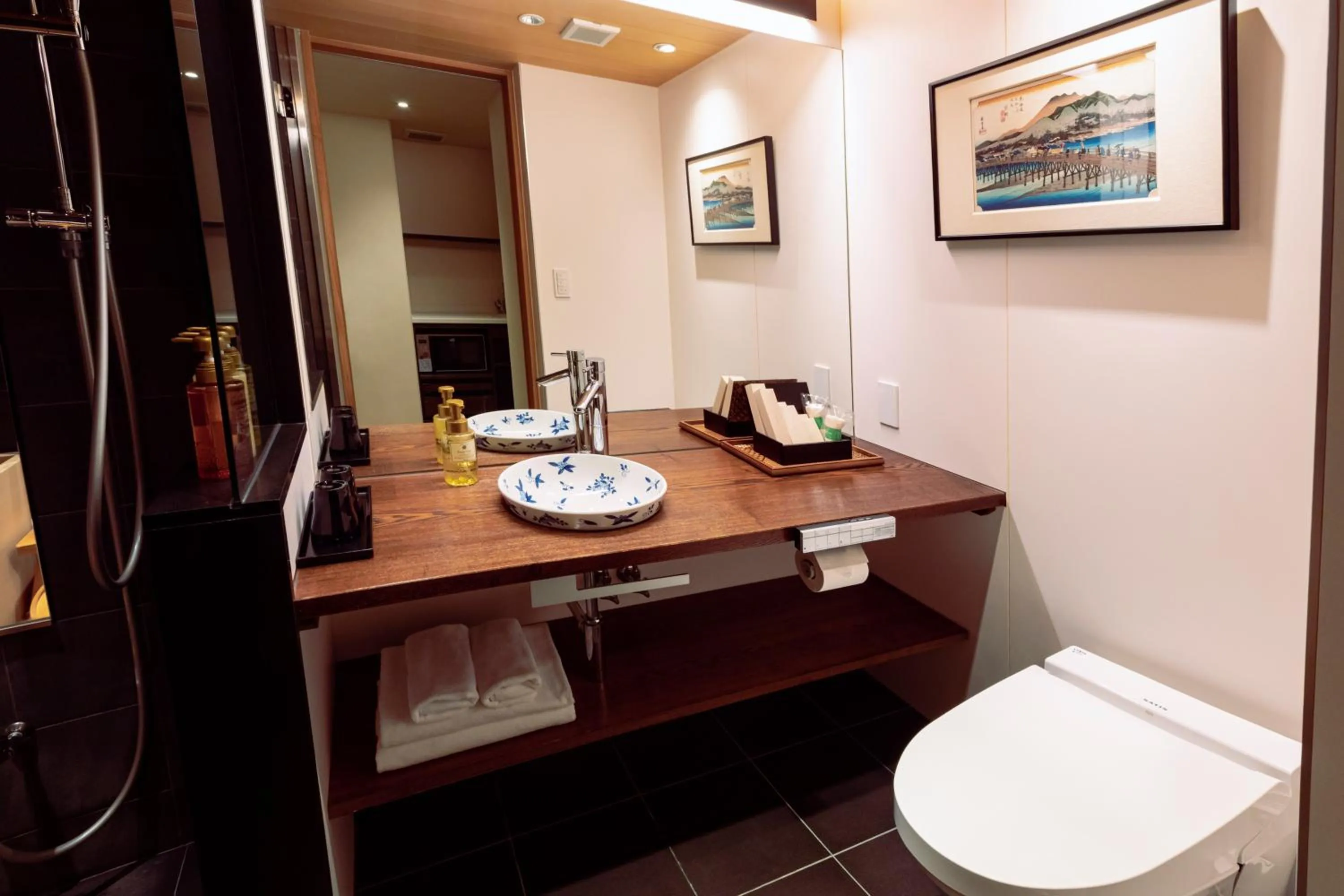 Toilet in Rinn Gion Hanatouro