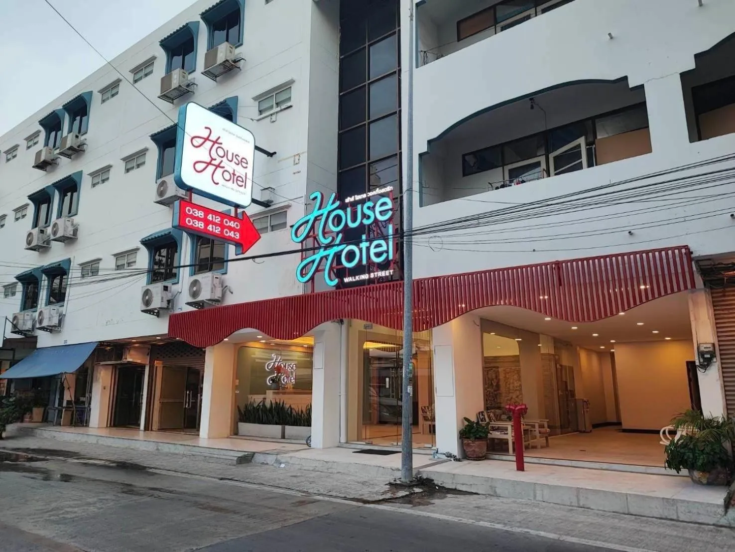 Property building in House Hotel Walking Street Pattaya