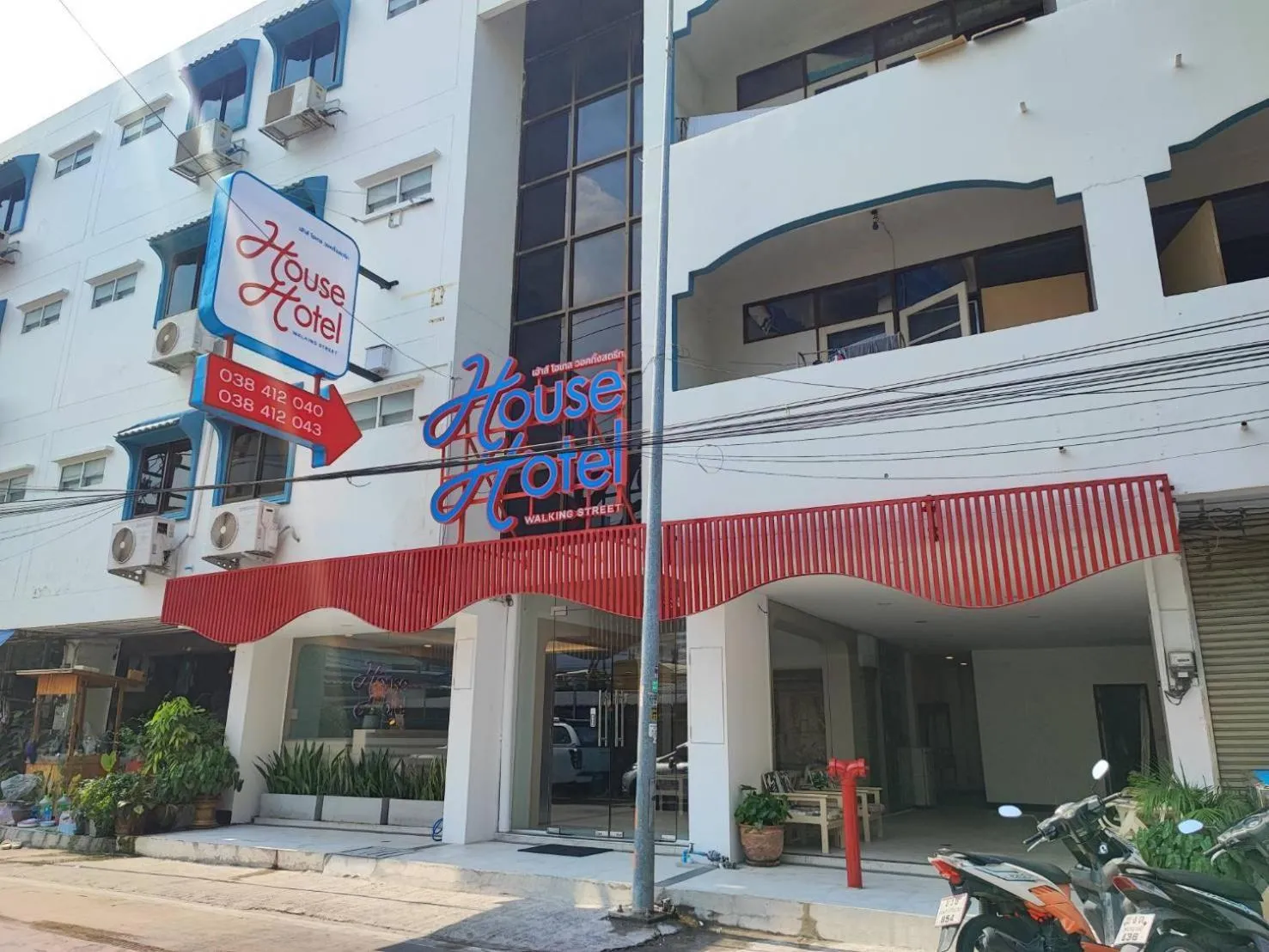 Property building in House Hotel Walking Street Pattaya