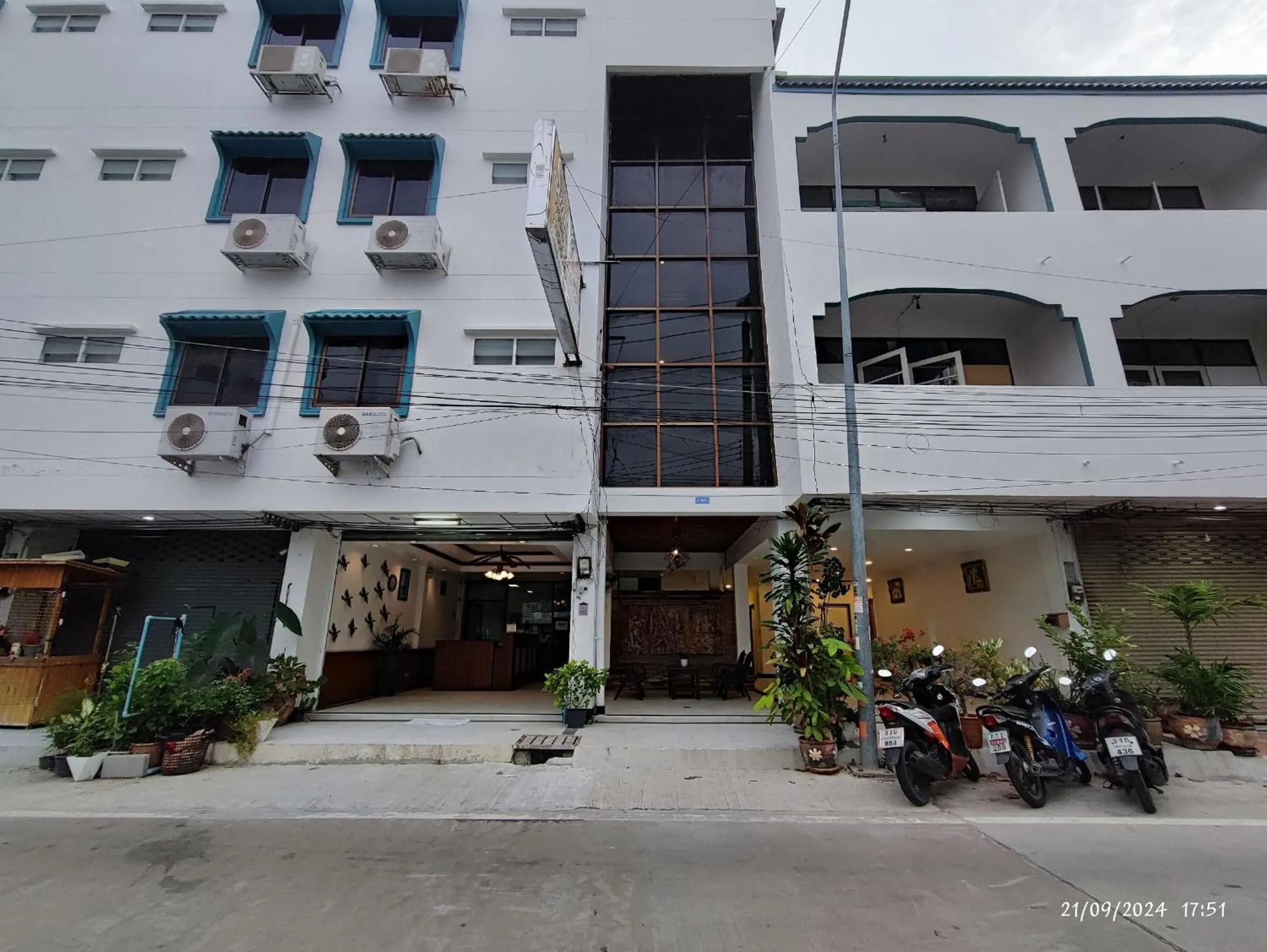 Property building in Smile Court Pattaya by Mike Group