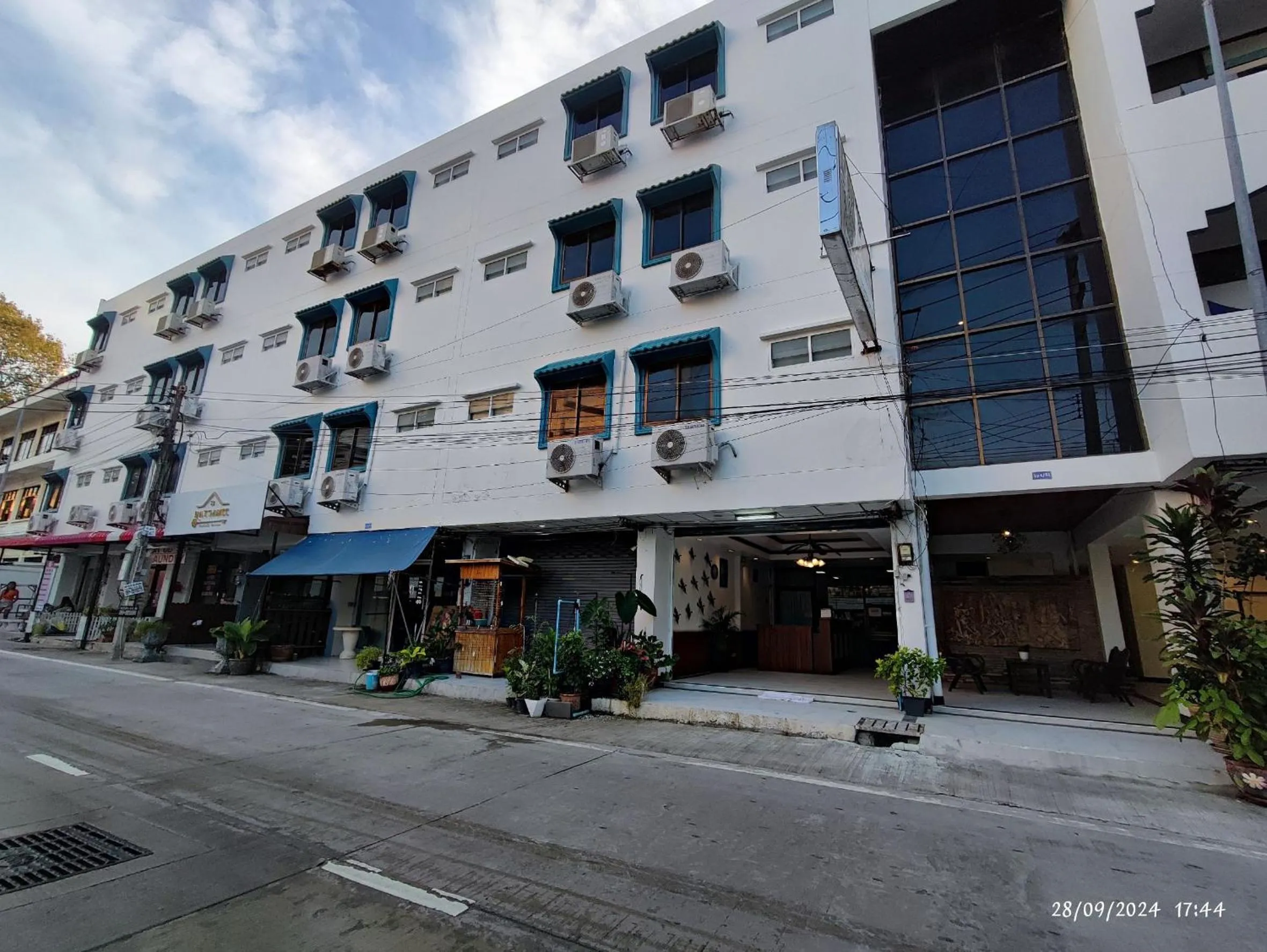 Property building in Smile Court Pattaya by Mike Group