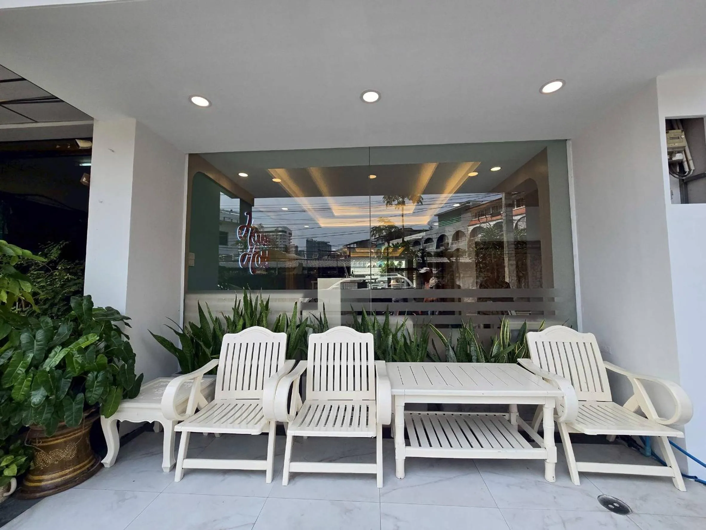 Facade/entrance in House Hotel Walking Street Pattaya