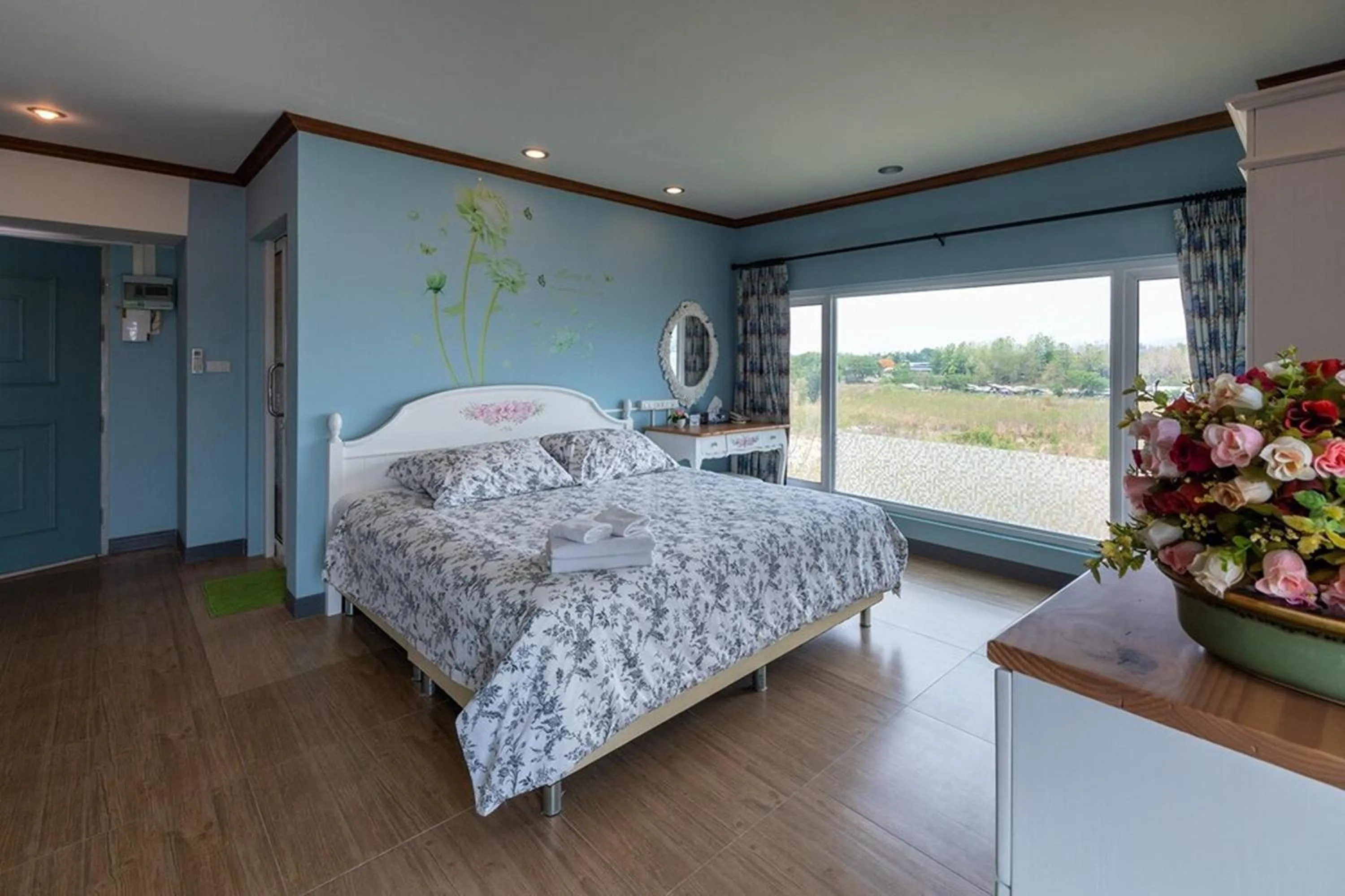 Bedroom, Bed in The Lilly Hotel