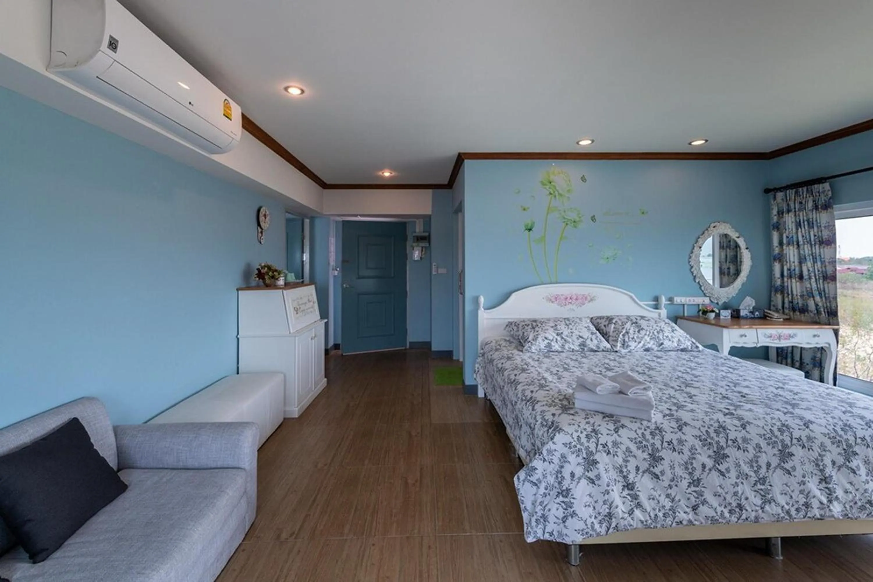 Bedroom, Bed in The Lilly Hotel