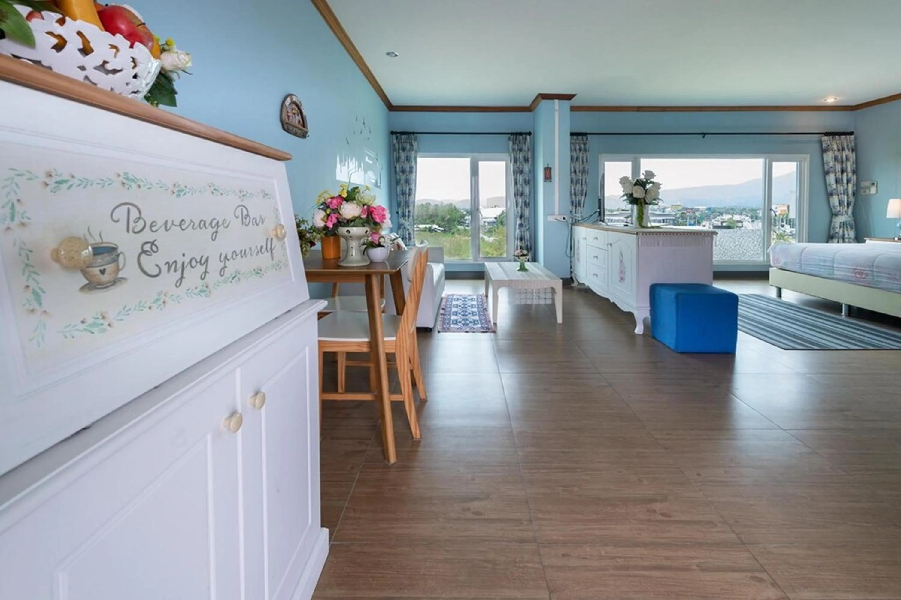Living room, Bed in The Lilly Hotel