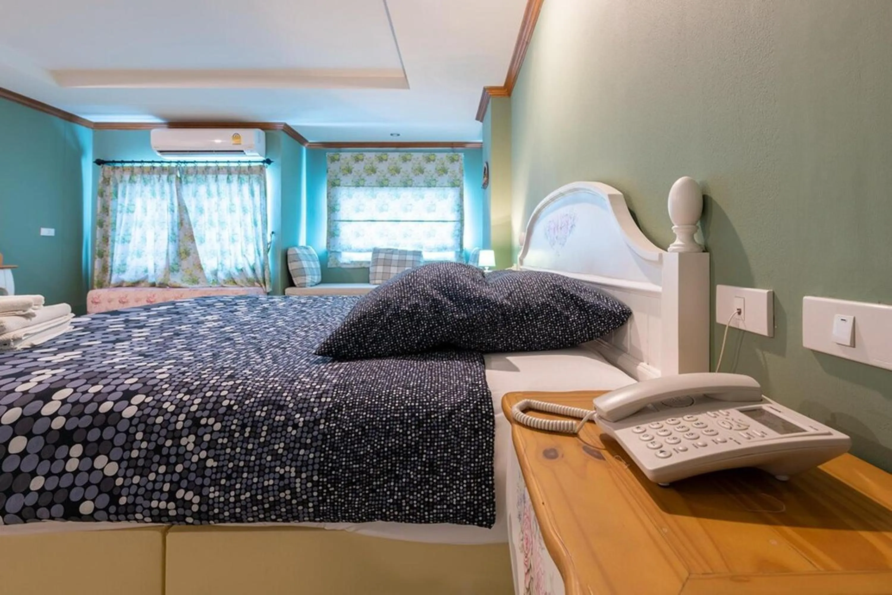 Bedroom, Bed in The Lilly Hotel