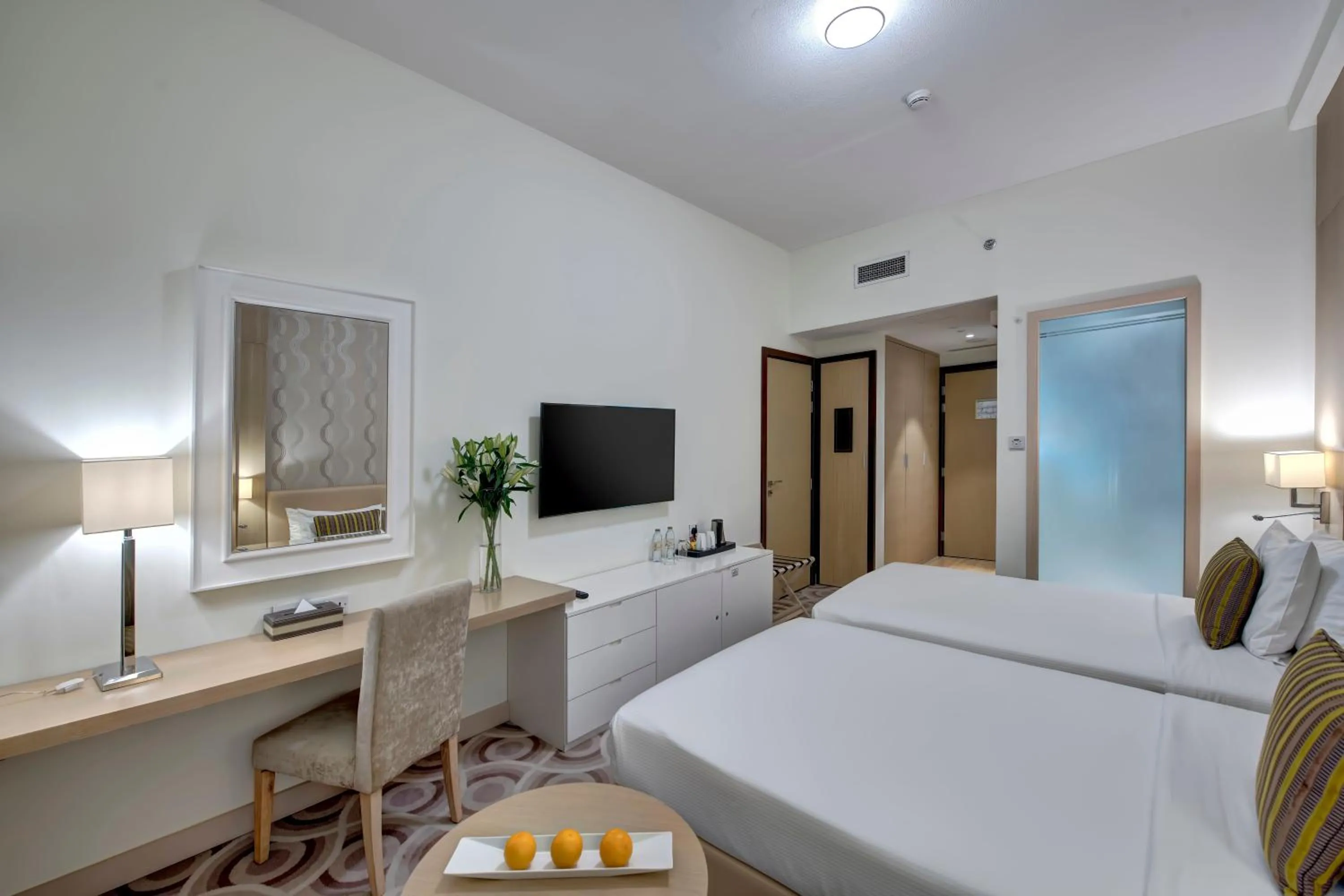 Bed in Metropolitan Hotel Dubai