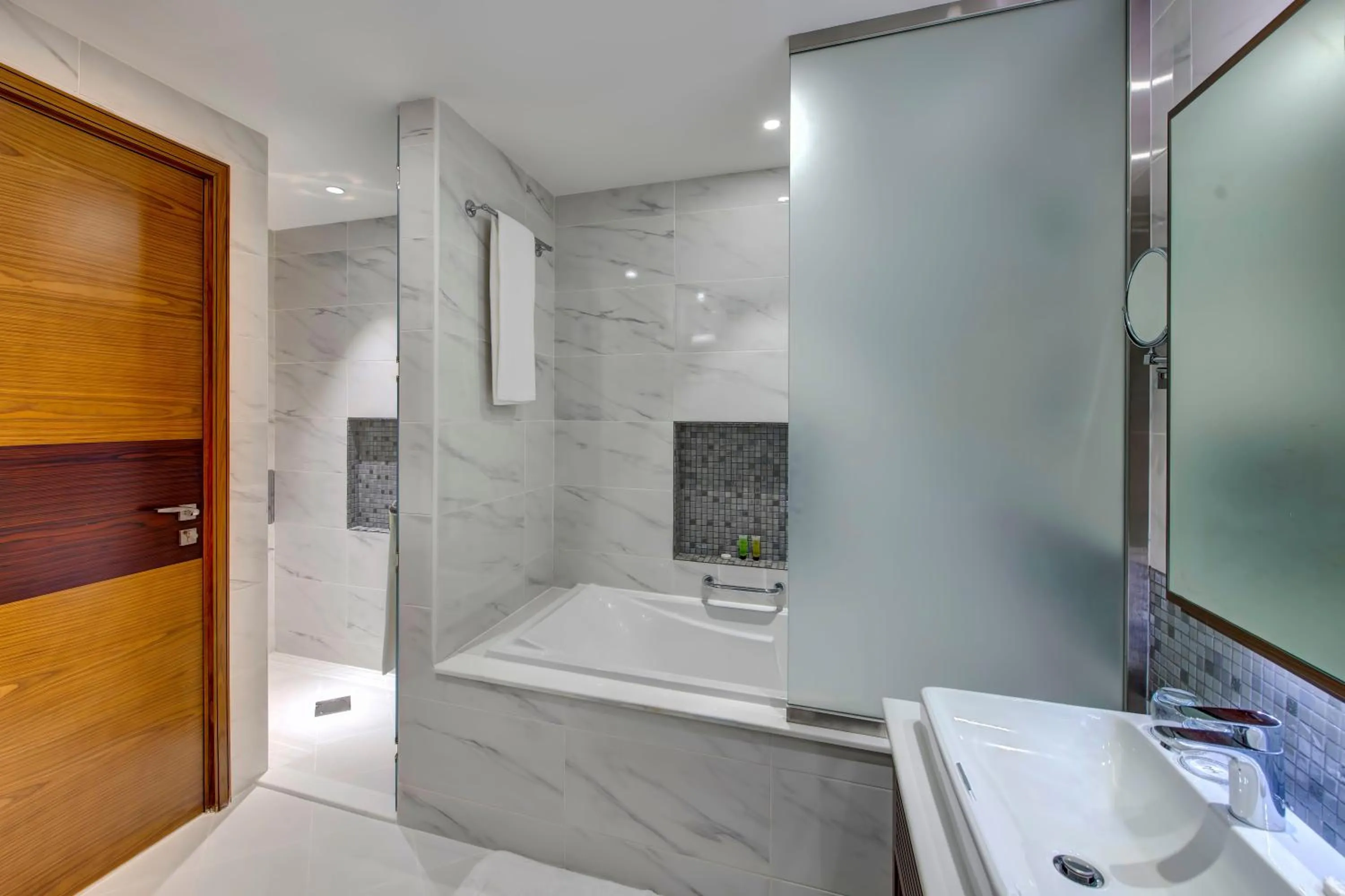 Bathroom in Metropolitan Hotel Dubai