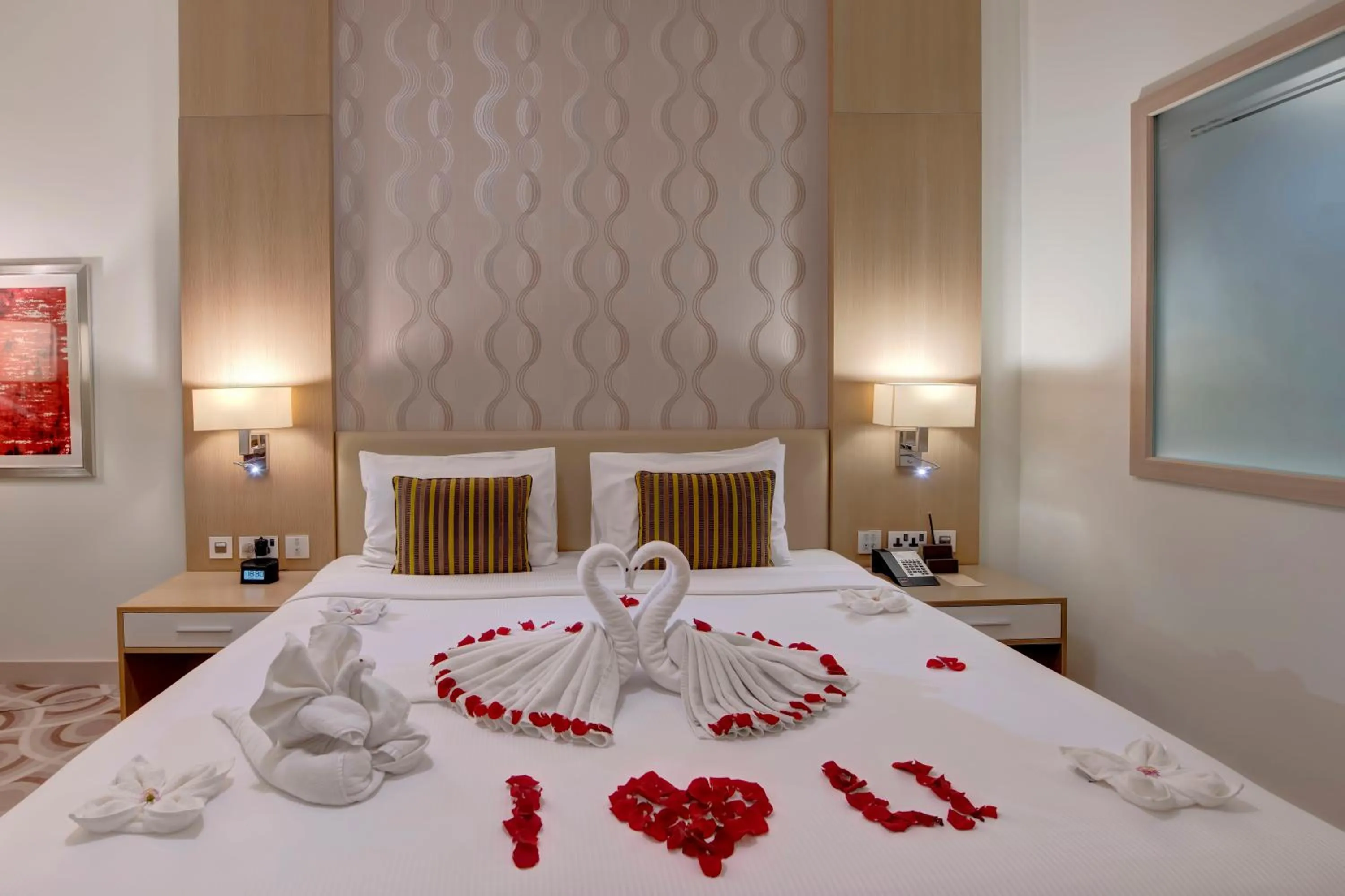 Bed in Metropolitan Hotel Dubai