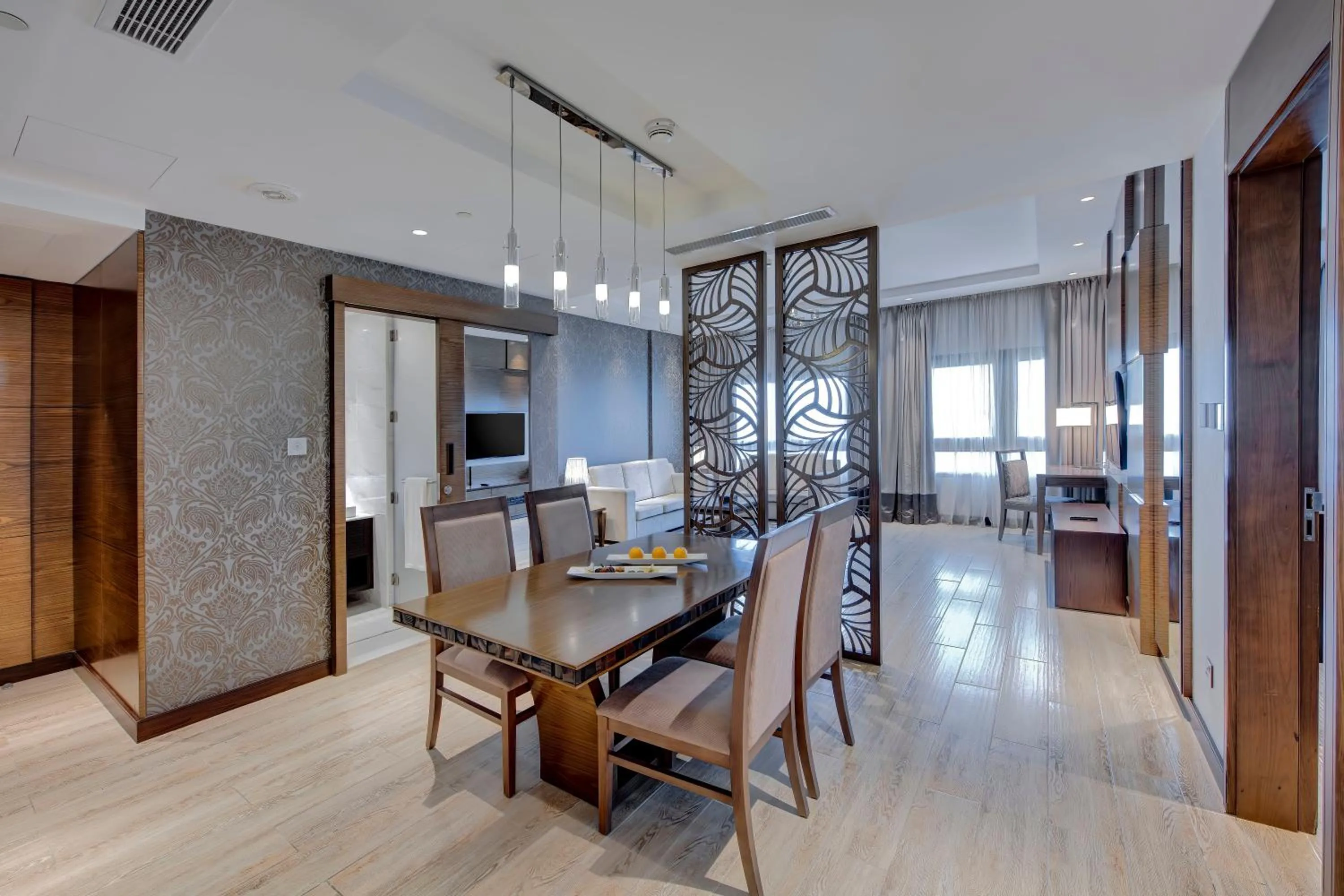 Dining area in Metropolitan Hotel Dubai