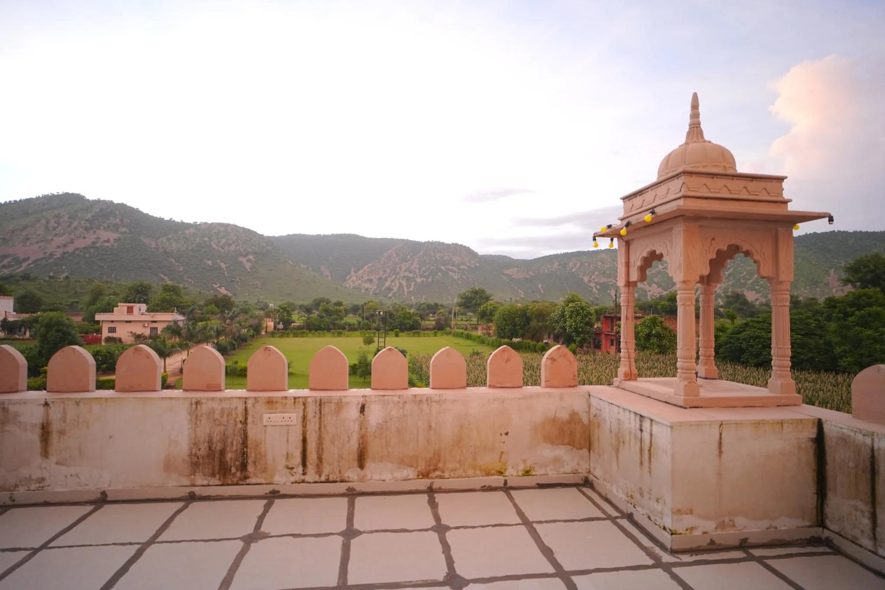 Dhawala Resort By Aamod