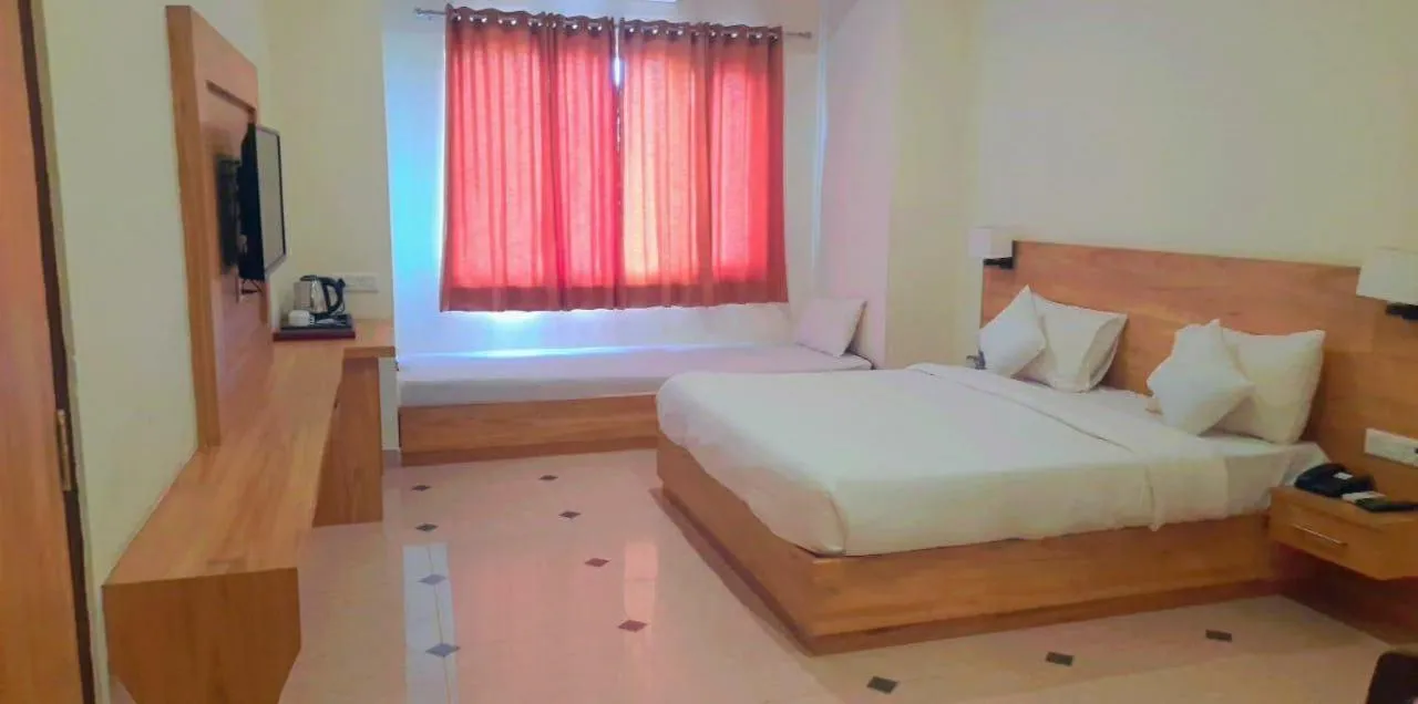 Bedroom, Bed in Dhawala Resort By Aamod