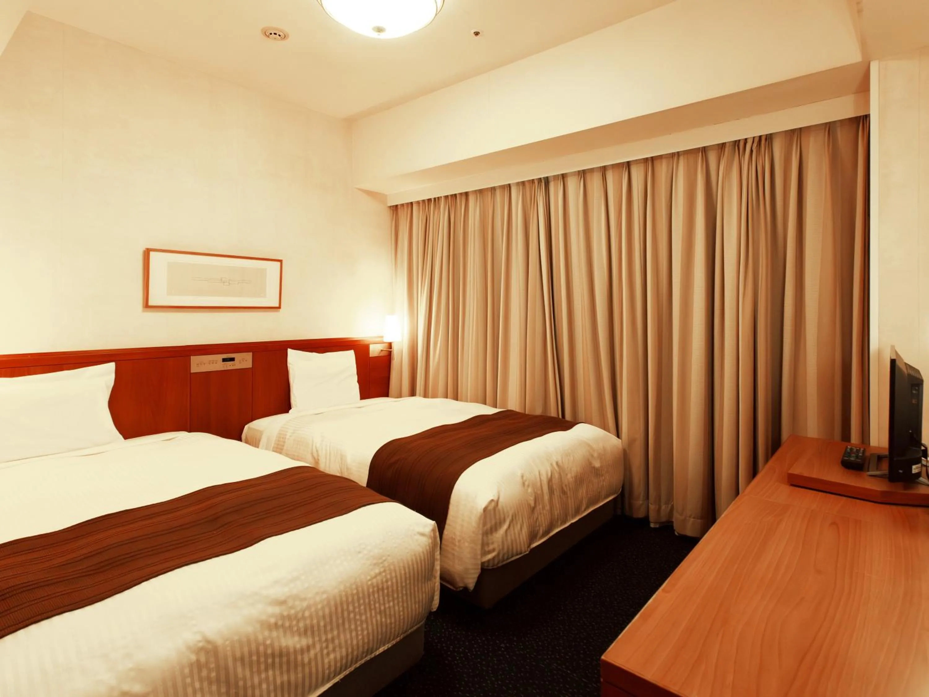 Photo of the whole room, Bed in Iwaki Washington Hotel