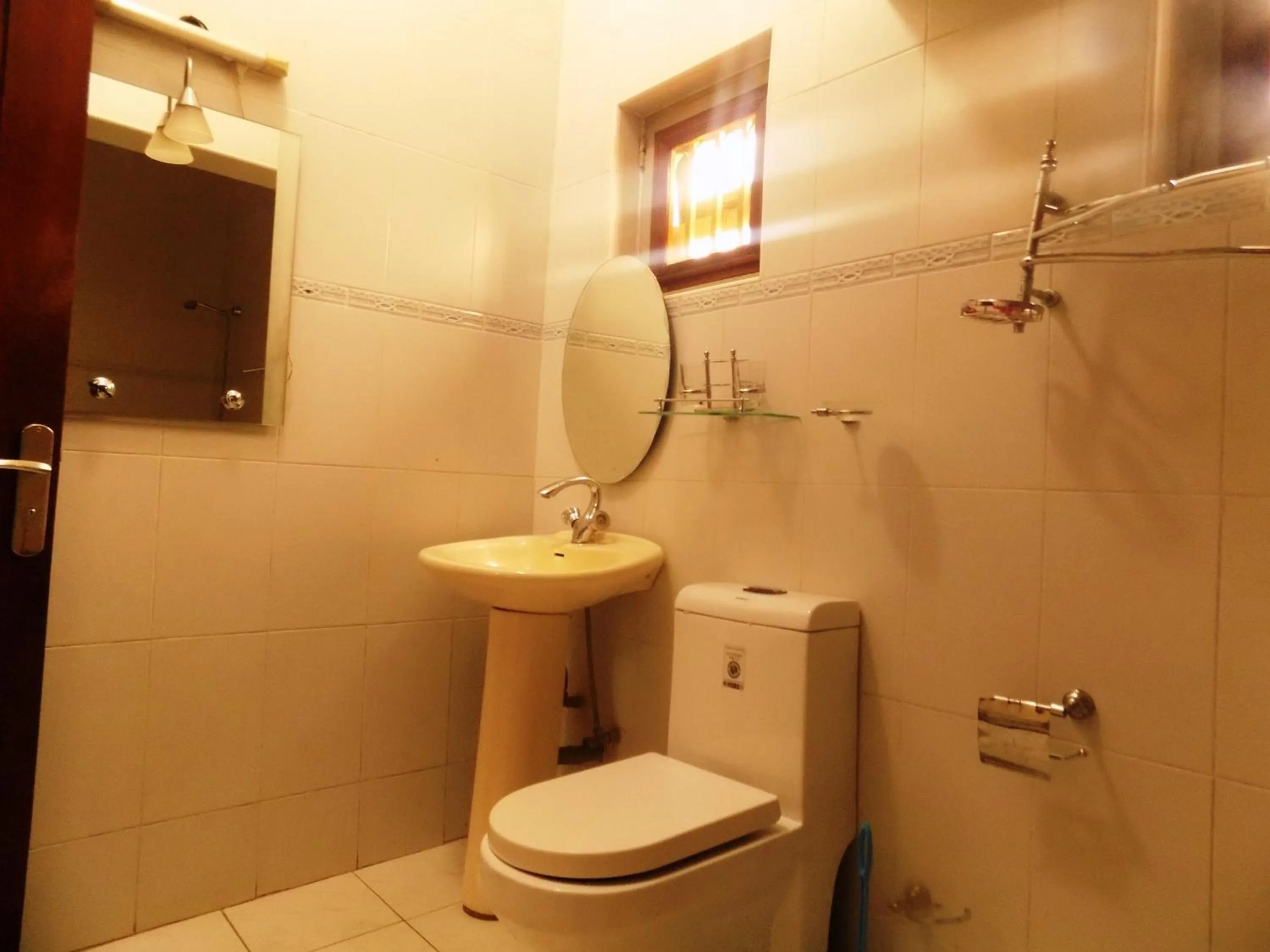 Shower in Rhino Motel Mbarara