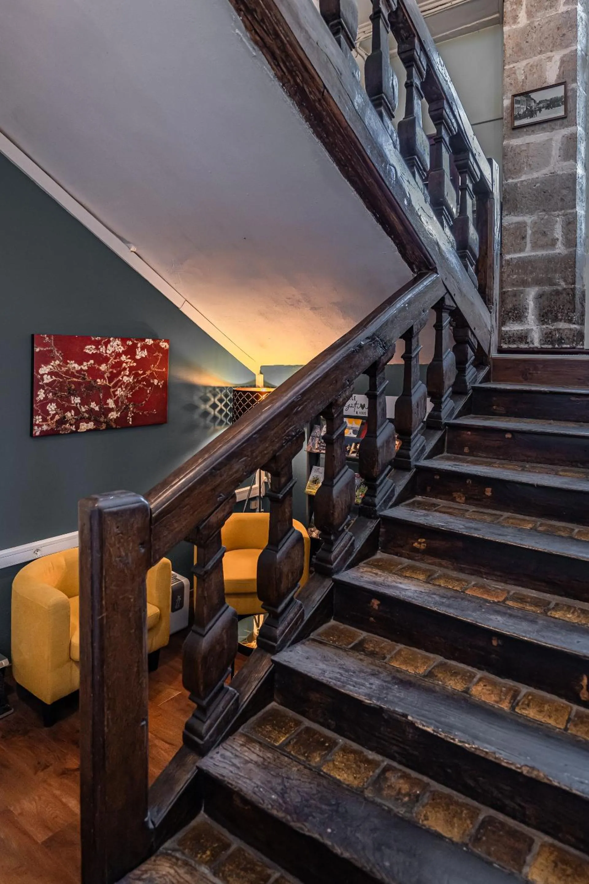 Lobby or reception in Logis Hôtel Central