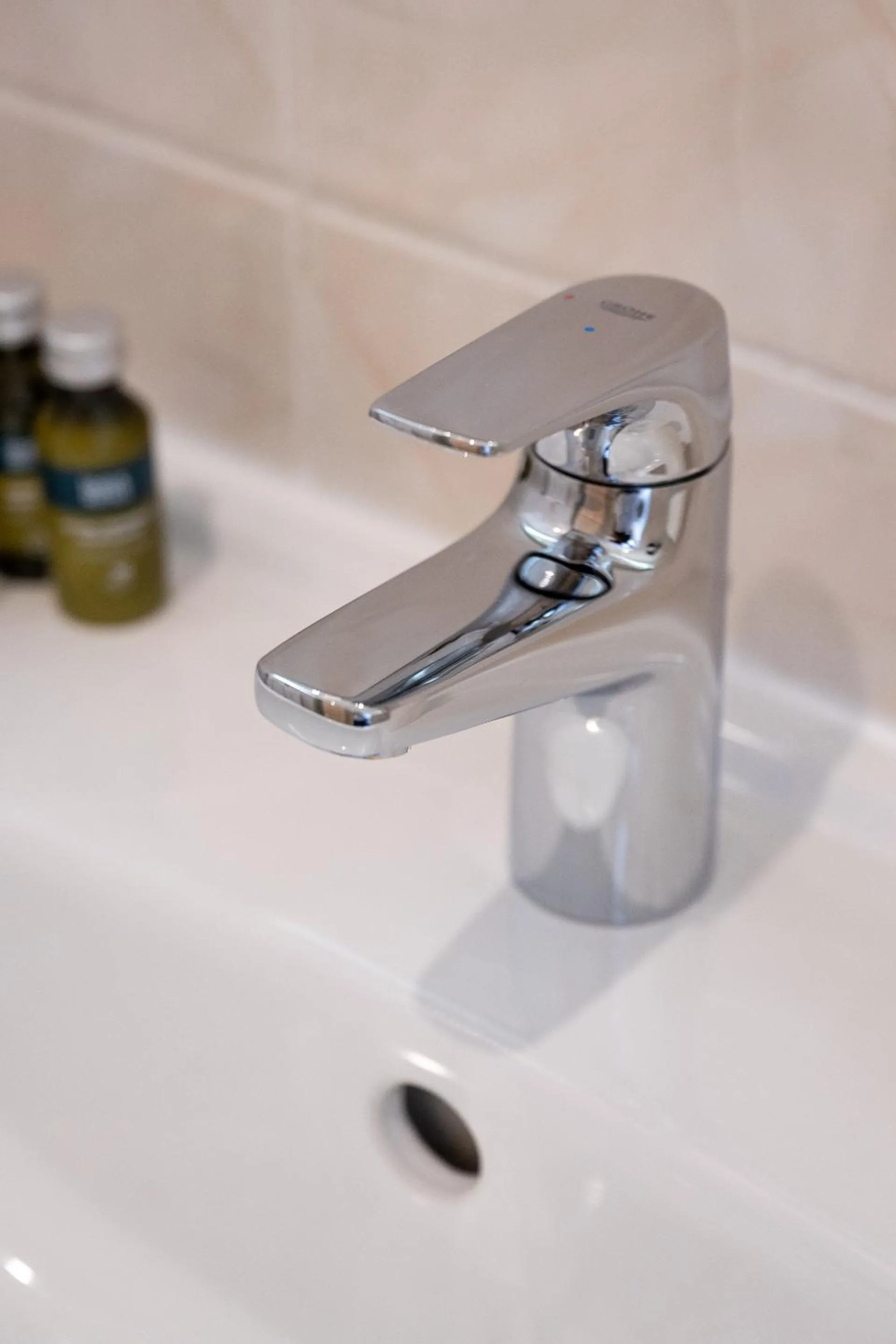 Bathroom in Logis Hôtel Central