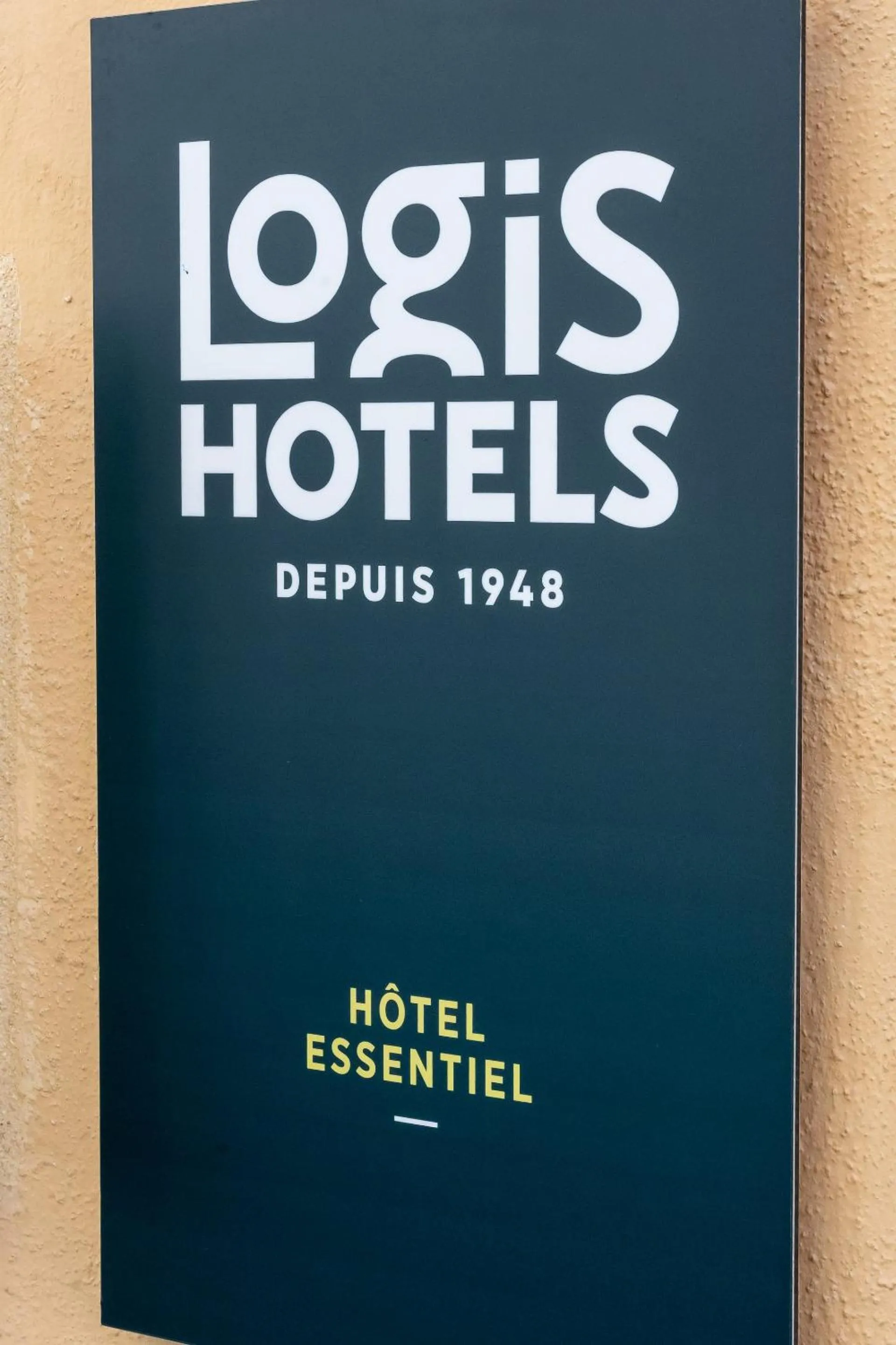 Logo/Certificate/Sign in Logis Hôtel Central