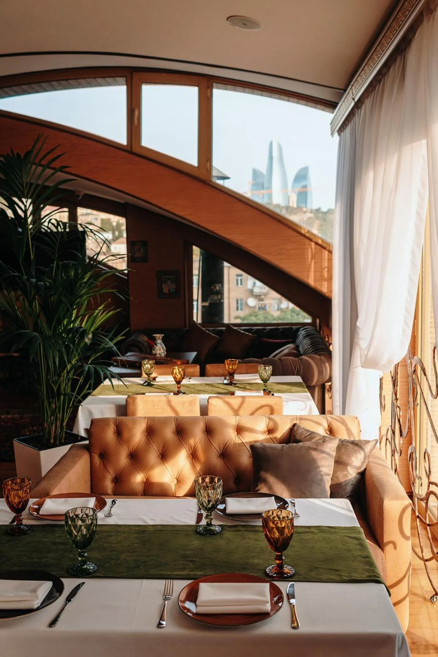 Restaurant/places to eat in Bayil Breeze Hotel & Restaurant