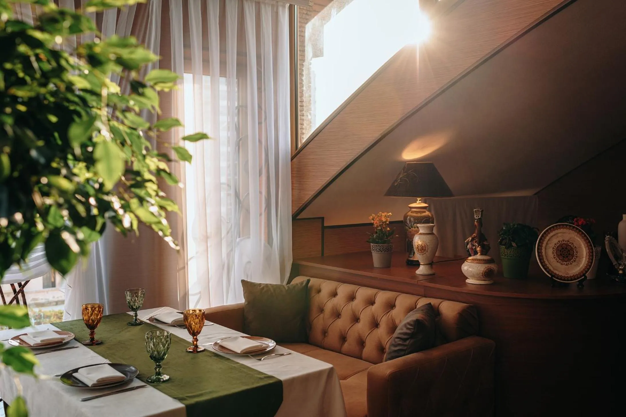 Restaurant/places to eat in Bayil Breeze Hotel & Restaurant