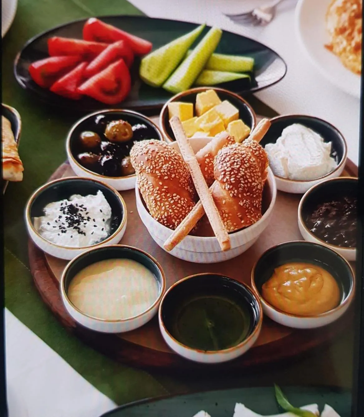 Restaurant/places to eat in Bayil Breeze Hotel & Restaurant