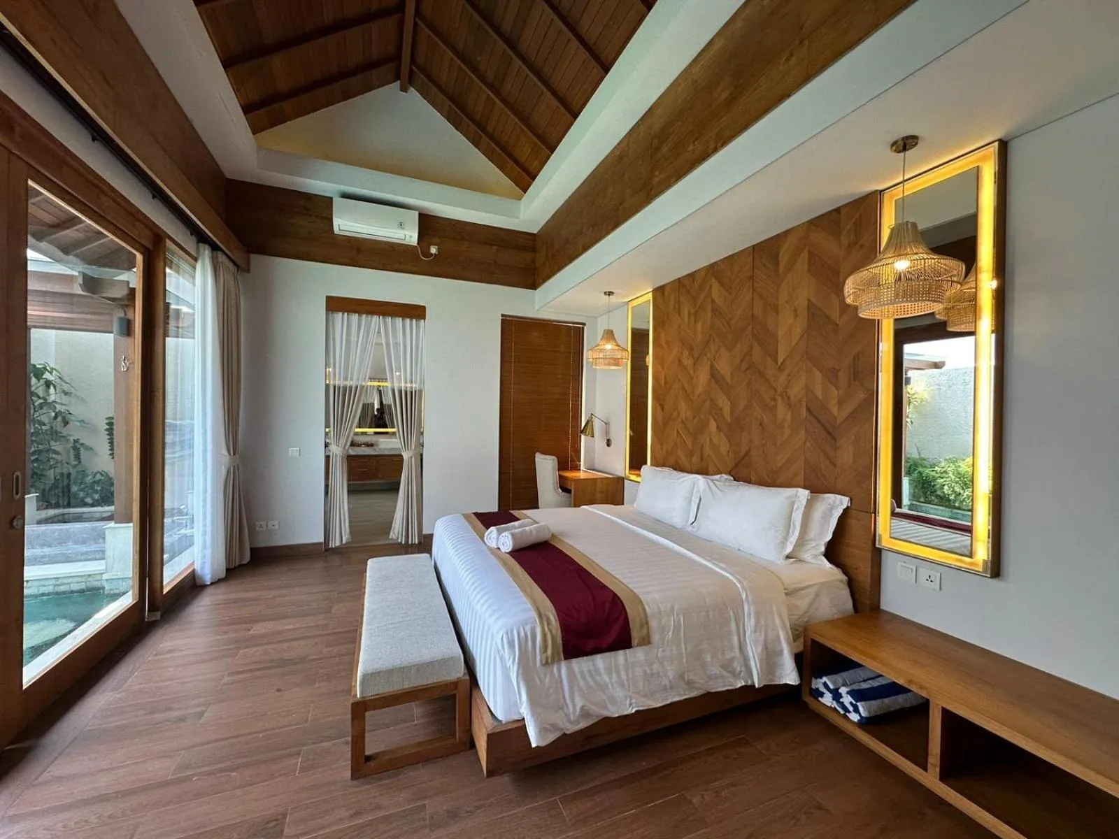 Bed in Sithala Villa Seminyak