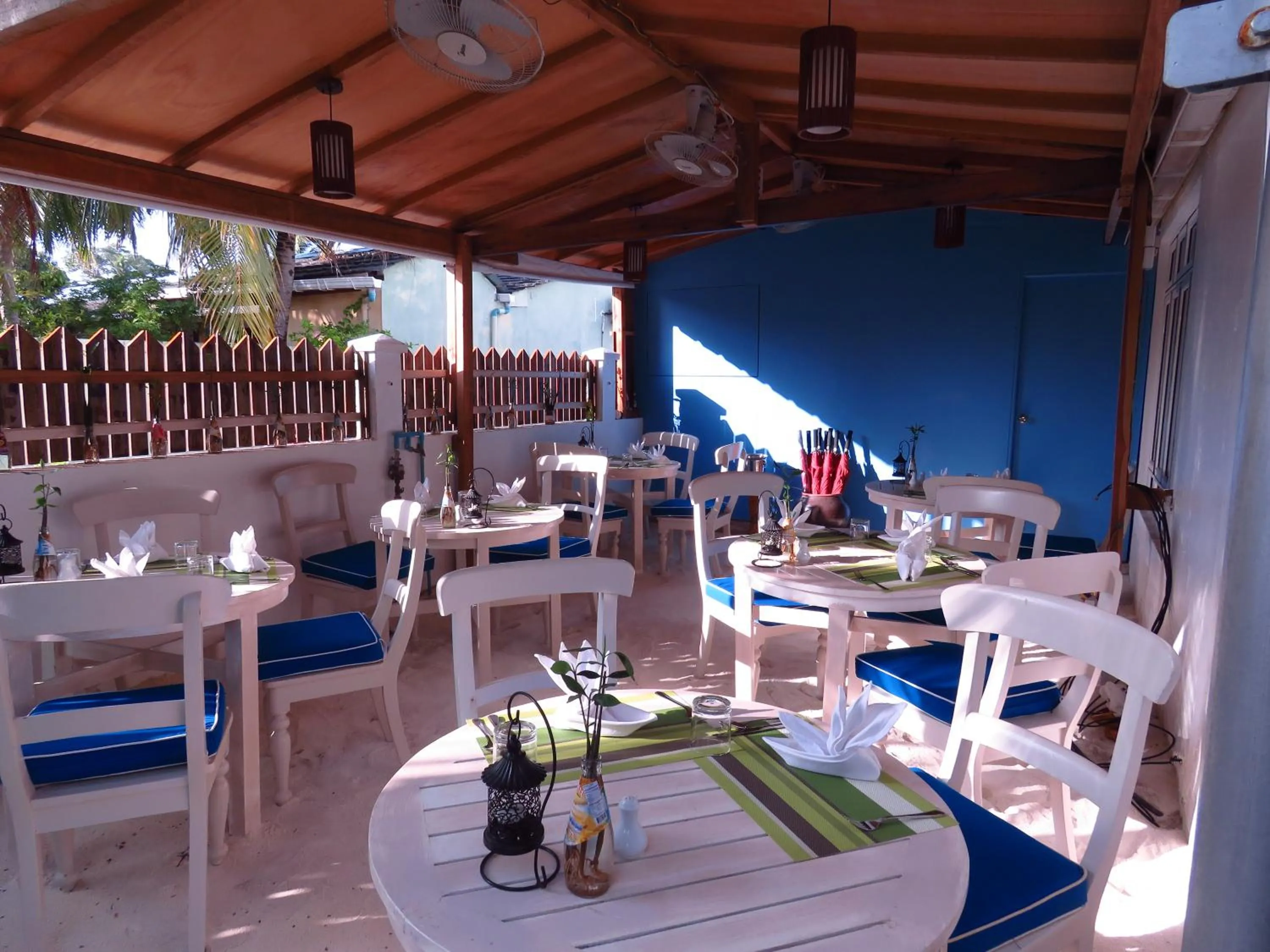 Restaurant/places to eat in The Sunrise Huraa