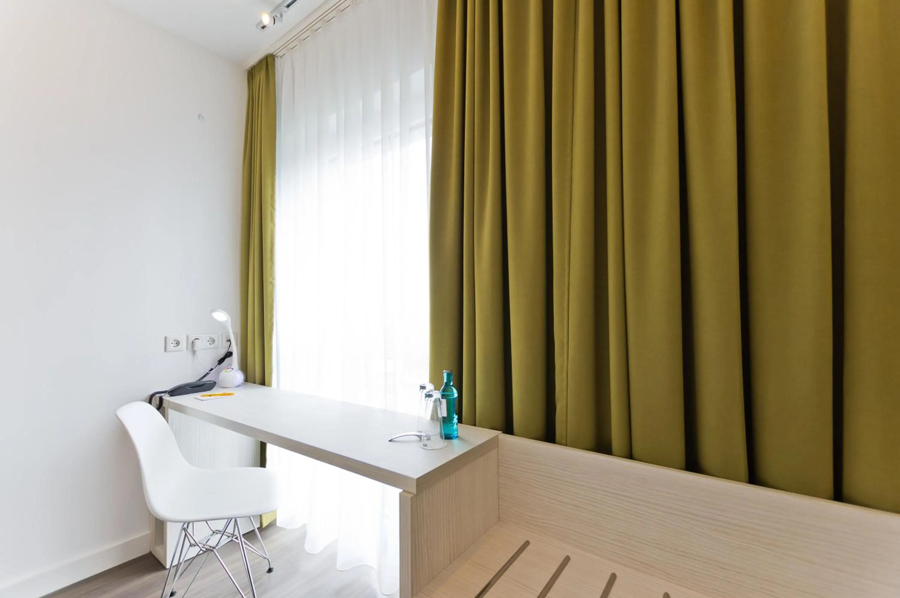 Seating area in Super 8 Freiburg