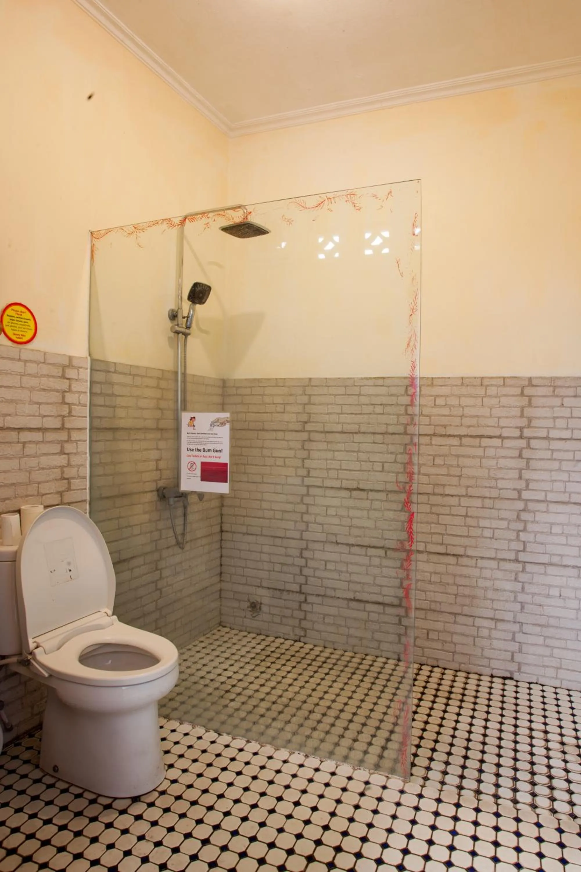 Shower in Happy Buddha Yogyakarta