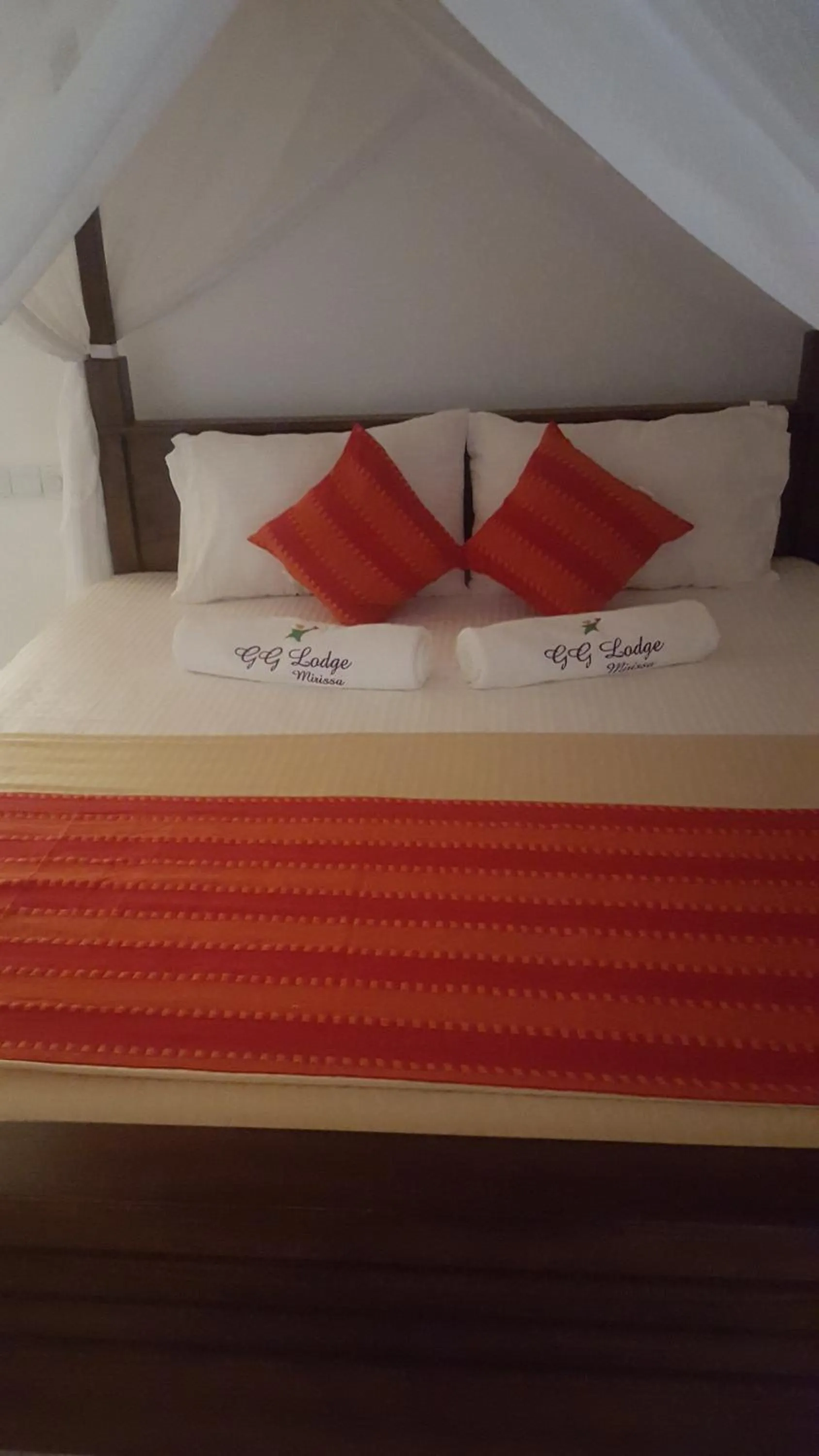 Bed in GG Lodge Mirissa