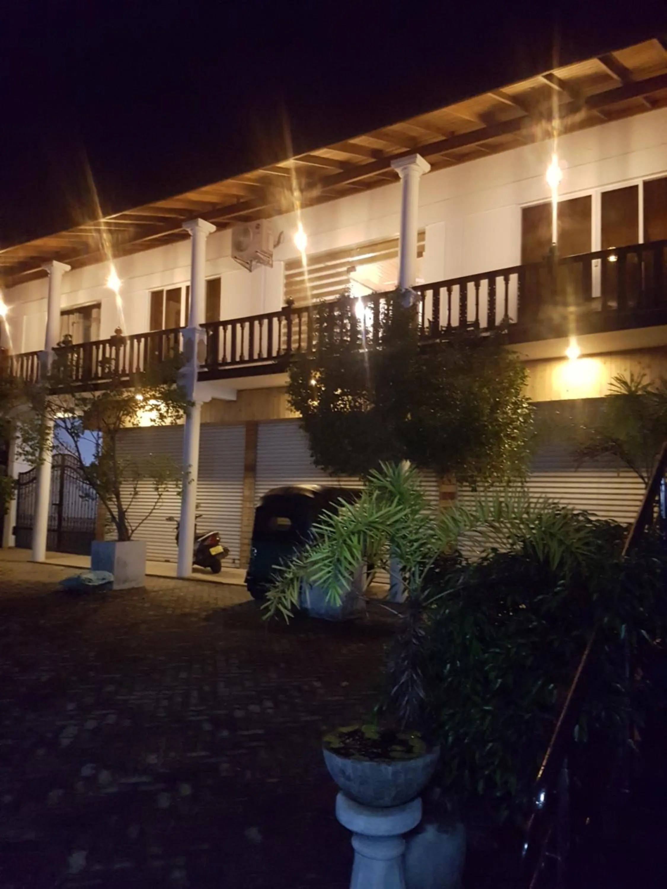 Facade/entrance in GG Lodge Mirissa